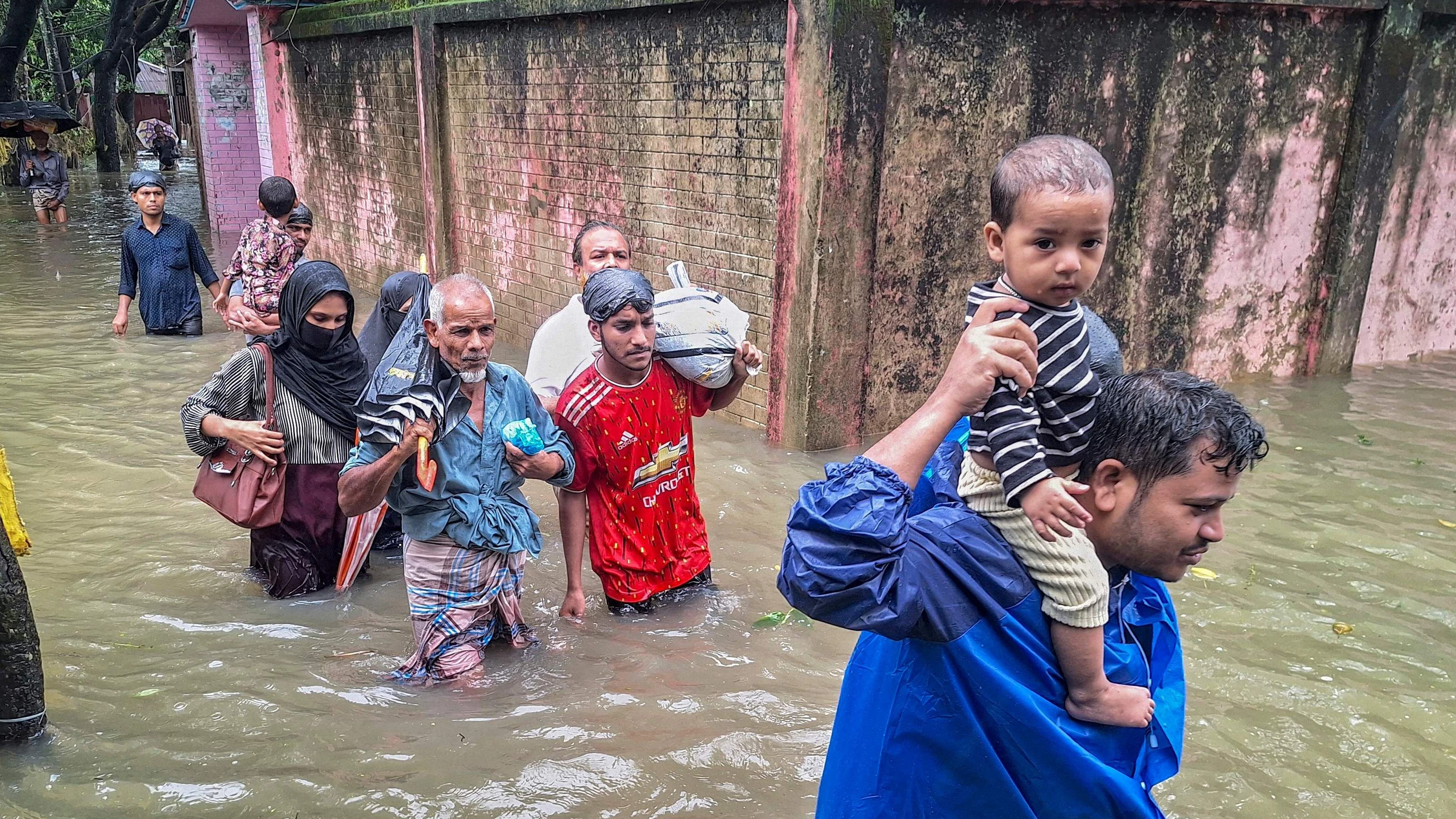 Monsun-regen: Dutzende Tote bei Unwettern in Bangladesch