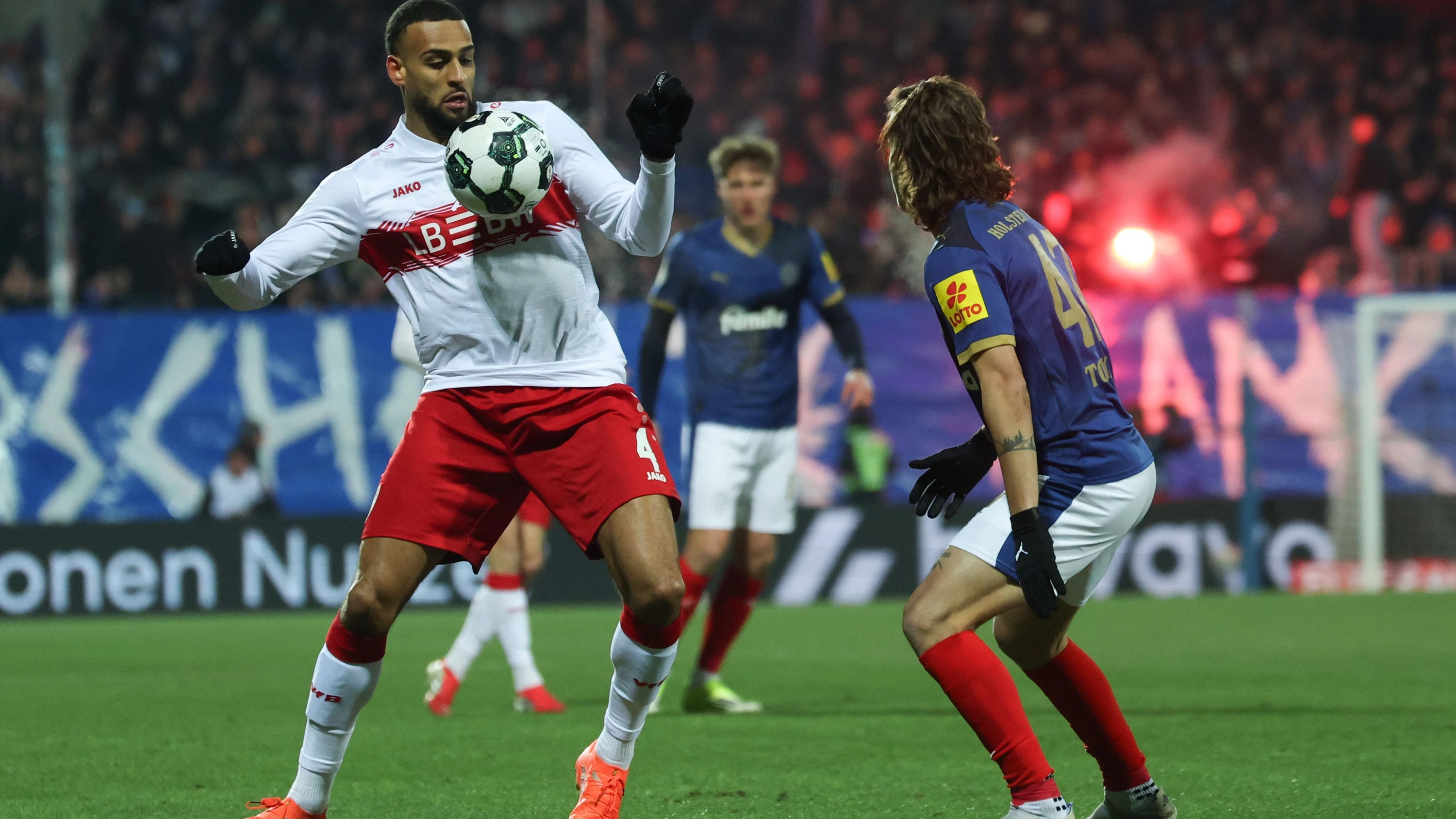 DFB-Pokal in Kiel: Titelverteidiger Stuttgart siegt im Viertelfinale