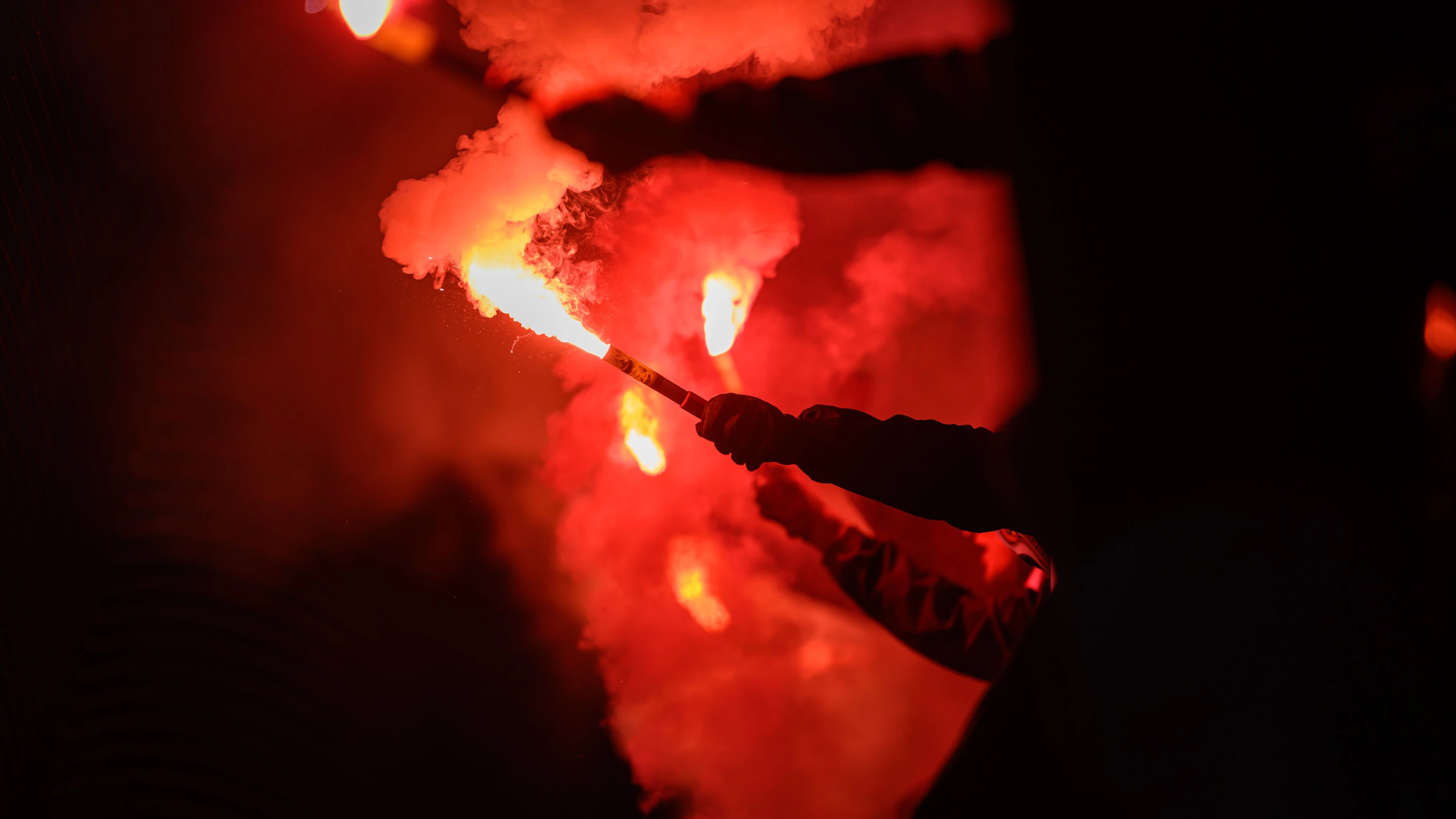 Rhein-Main-Liveblog: Reichlich Feuerwerk bei Konzert von Max Korzh in Frankfurt