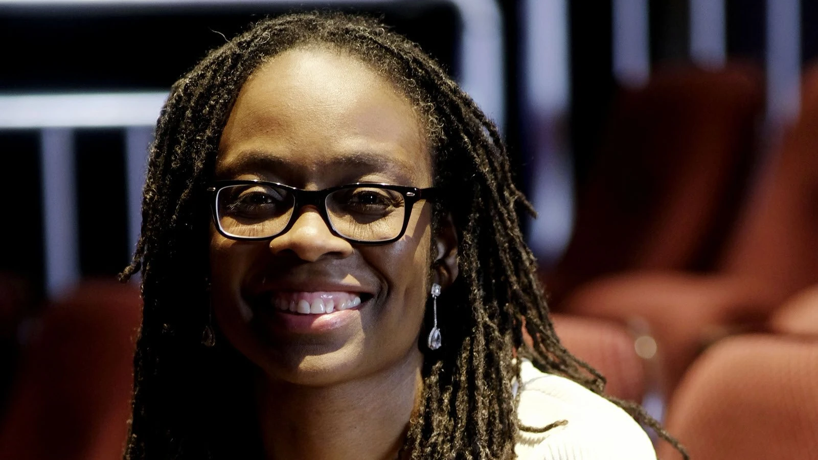 Bücher-Podcast: Guter Grund und schlechter Tag: Sharon Dodua Otoo über „So, in etwa, ist es geschehen“