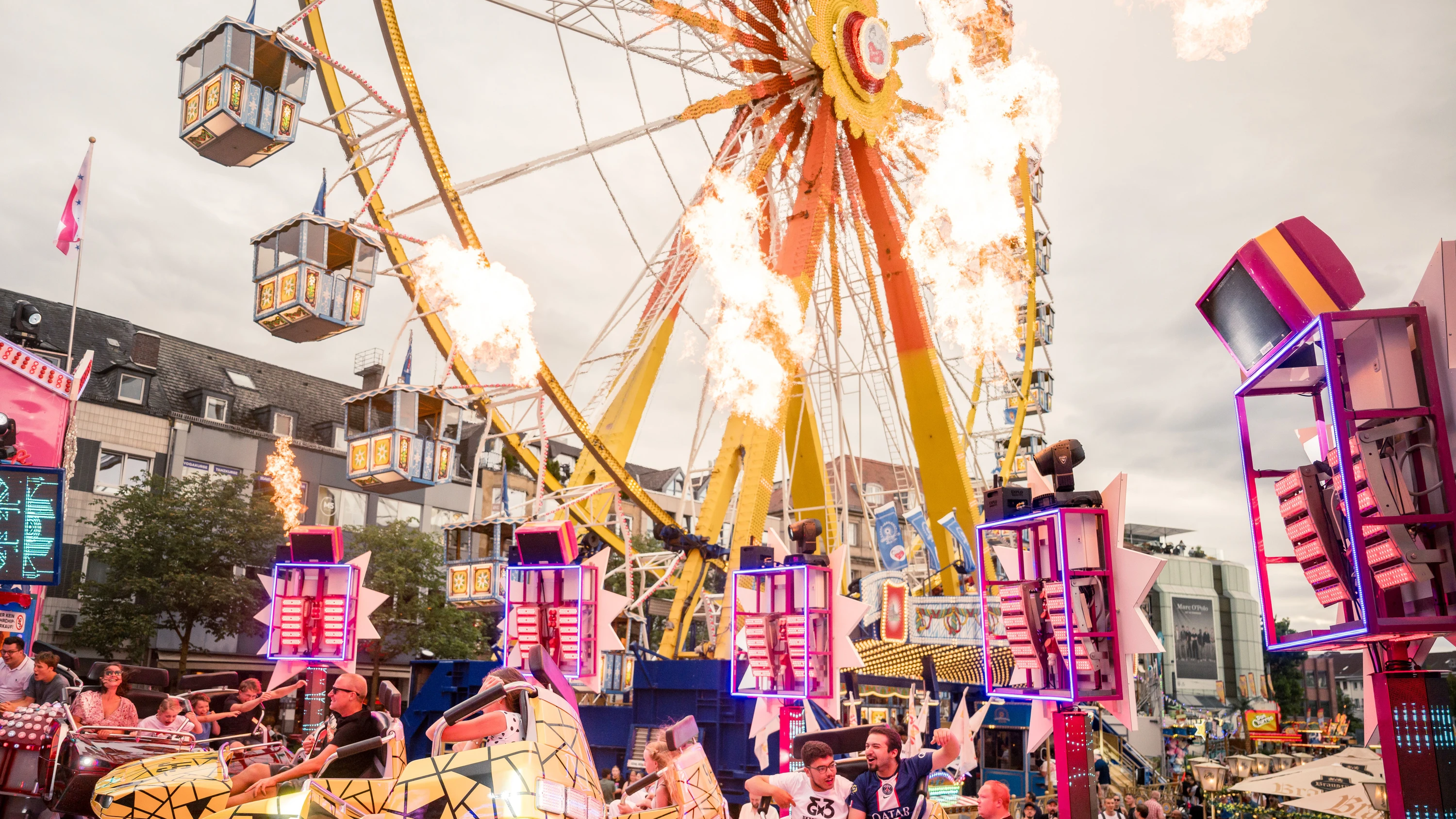 Volksfest in der Innenstadt: Wie das Darmstädter Heinerfest von oben aussieht Volksfest in der Innenstadt: Wie das Darmstädter Heinerfest von oben aussieht