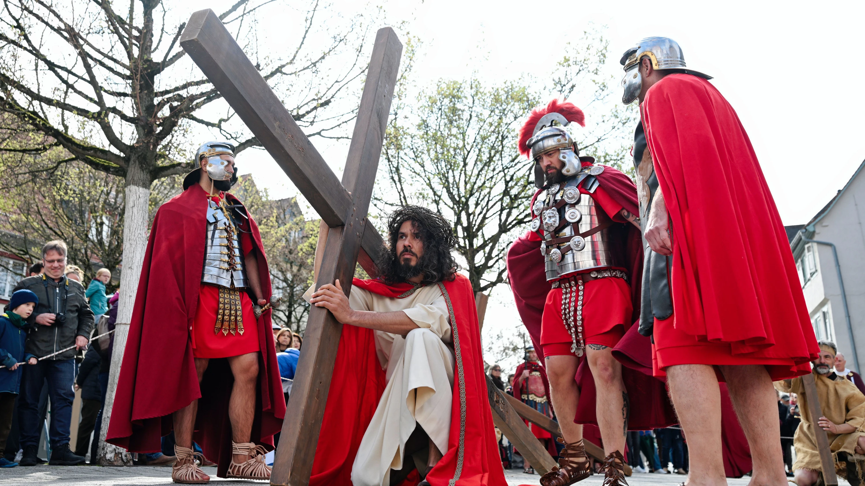 Weltweit: Karfreitagsprozessionen erinnern an Leiden Jesu