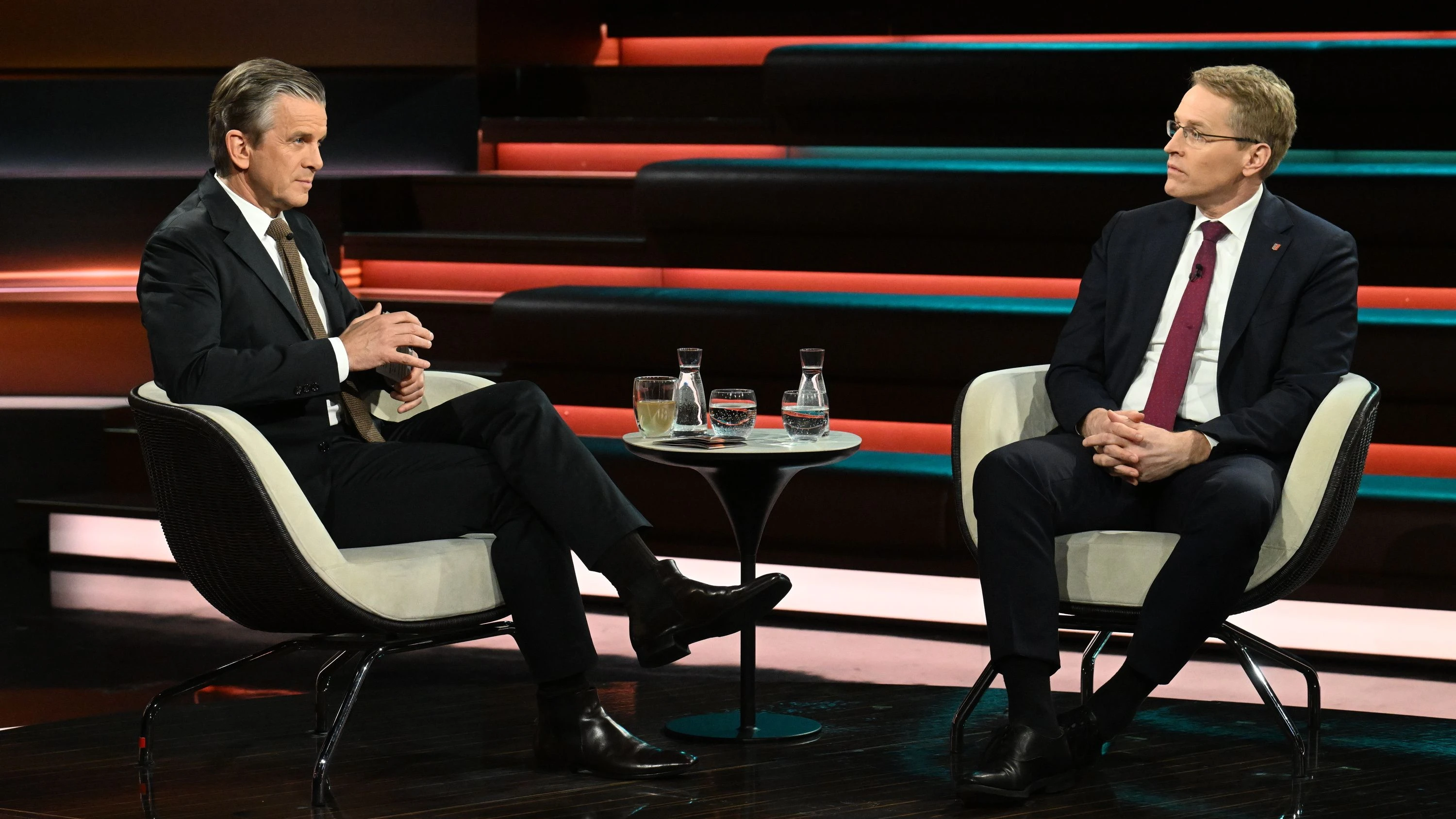 Aussagen im ZDF bei Lanz: Warum zerrt Nius jetzt Daniel Günther vor Gericht?