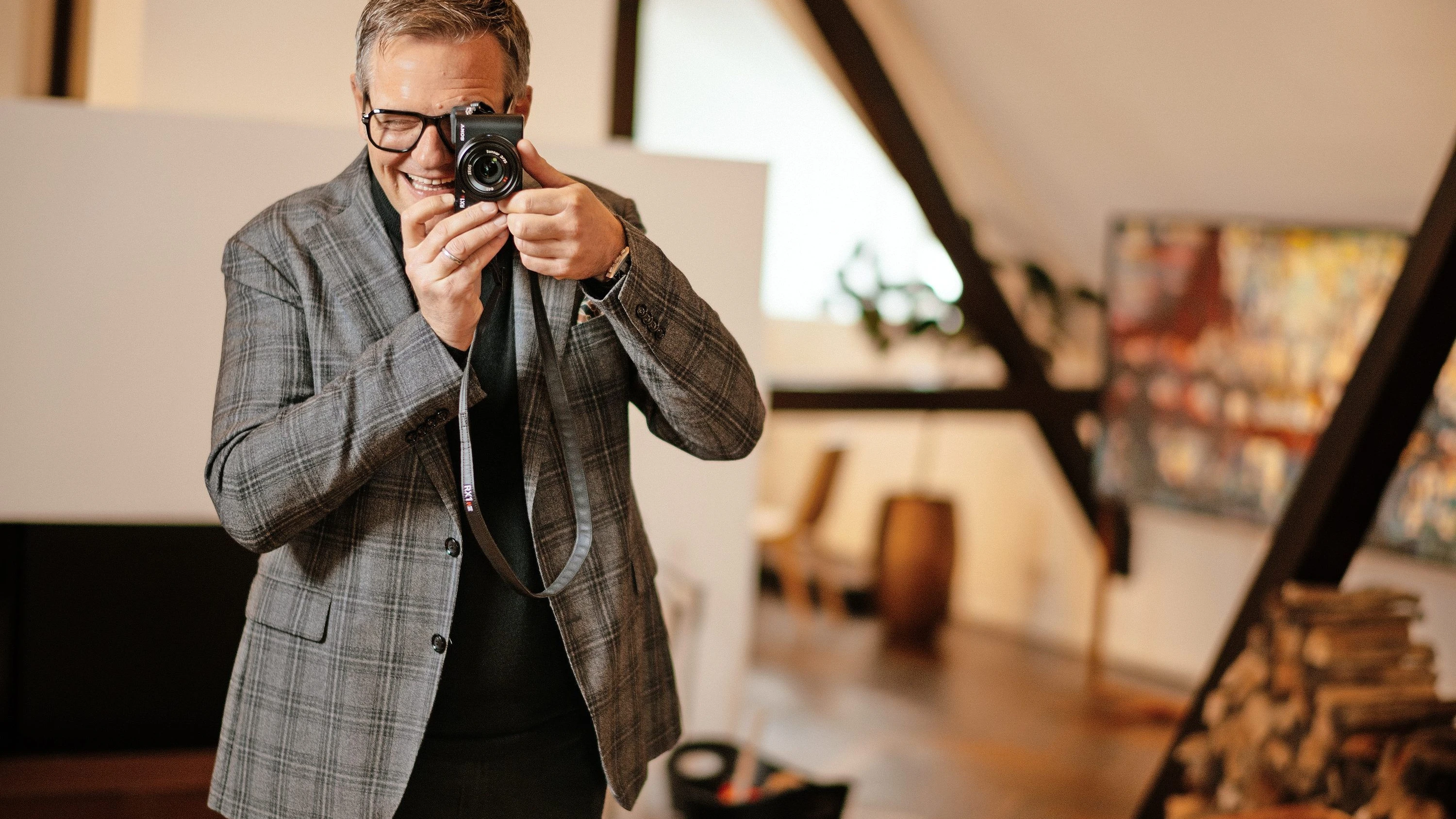 Hartlauer: Retter der klassischen Kamera Hartlauer: Retter der klassischen Kamera