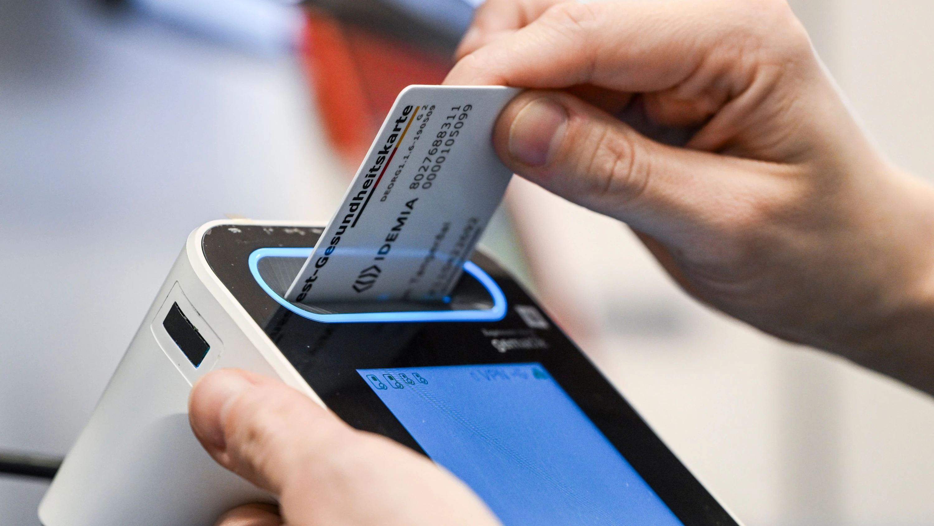 Stand der Digitalisierung: Pflegekräfte wollen keine Gesundheitskarten mehr durch die Gegend fahren