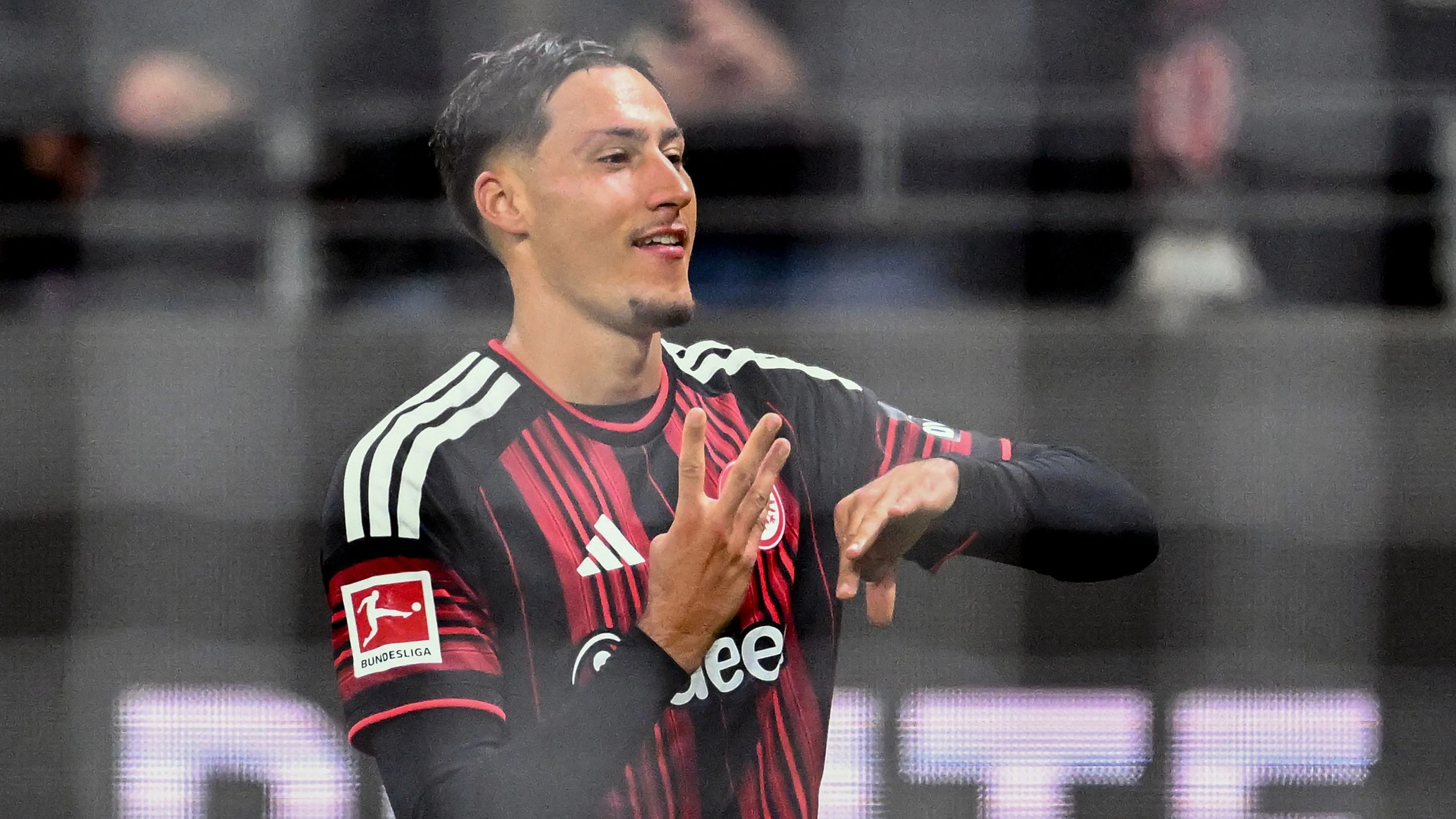 Bild: 1:0 gegen Köln: Eintracht jubelt über ersten Heimsieg seit März