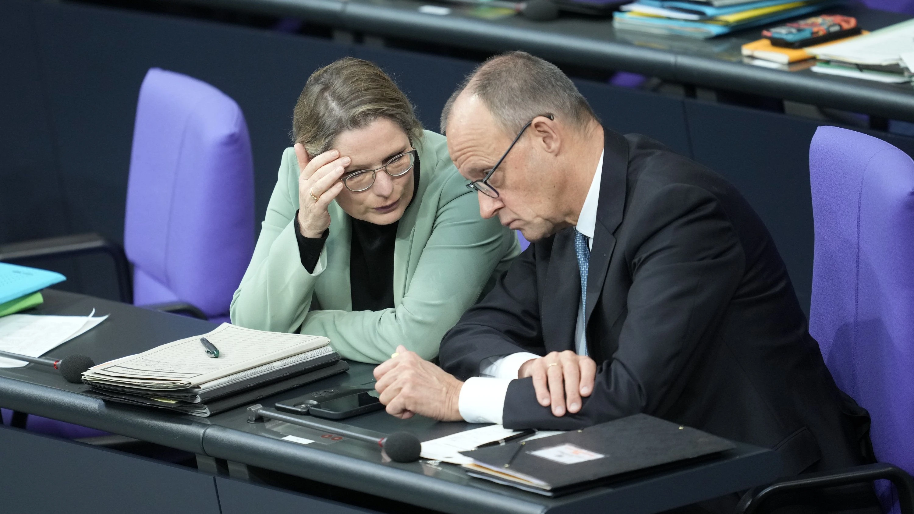 Haben sich in der Rechtspolitik viel vorgenommen: Bundesjustizministerien Stefanie Hubig (SPD) und Bundeskanzler Friedrich Merz (CDU). - dpa