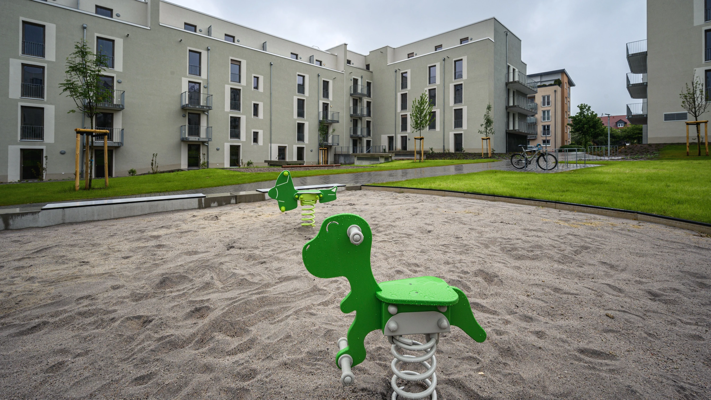 Mit Spielplatzblick: Mietwohnungen in Frankfurt sind begehrt und werden immer teurer. - Felix Kaspar Rosic