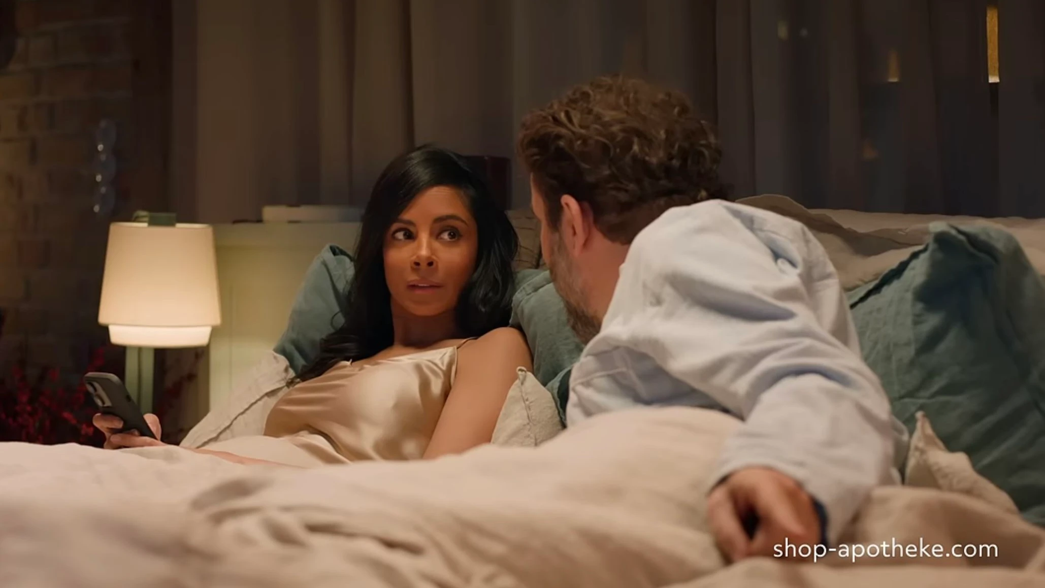 Collien Fernandes: Was ist eine „virtuelle Vergewaltigung“? Collien Fernandes: Was ist eine „virtuelle Vergewaltigung“?