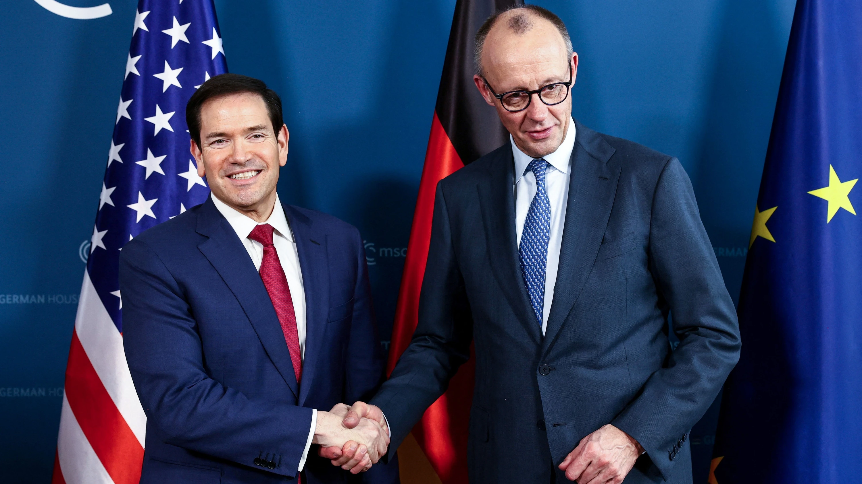 Münchner Sicherheitskonferenz: Die transatlantische Hand