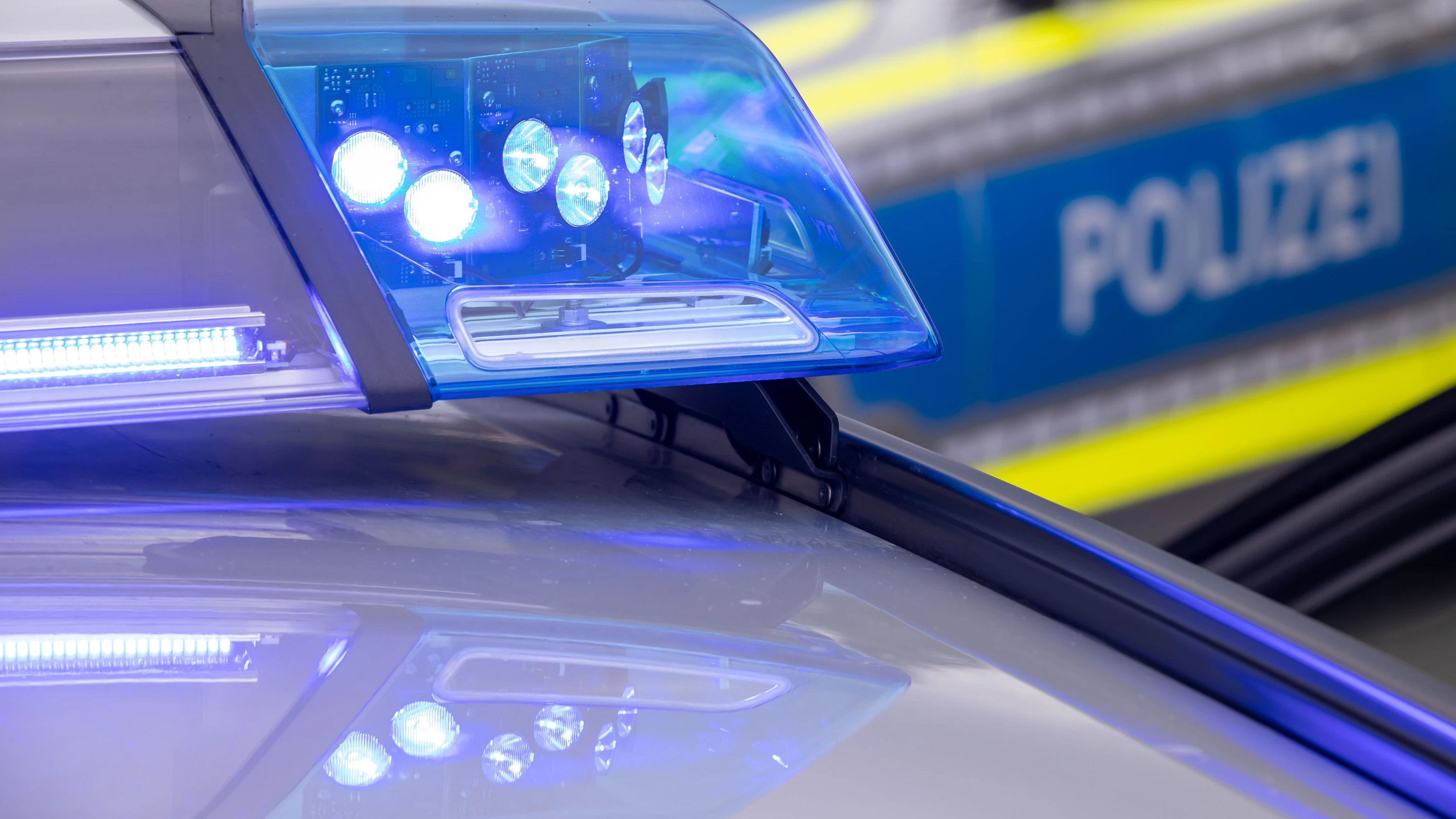 Augsburg: der Polizeieinsatz läuft seit fünf Uhr am Morgen. - dpa