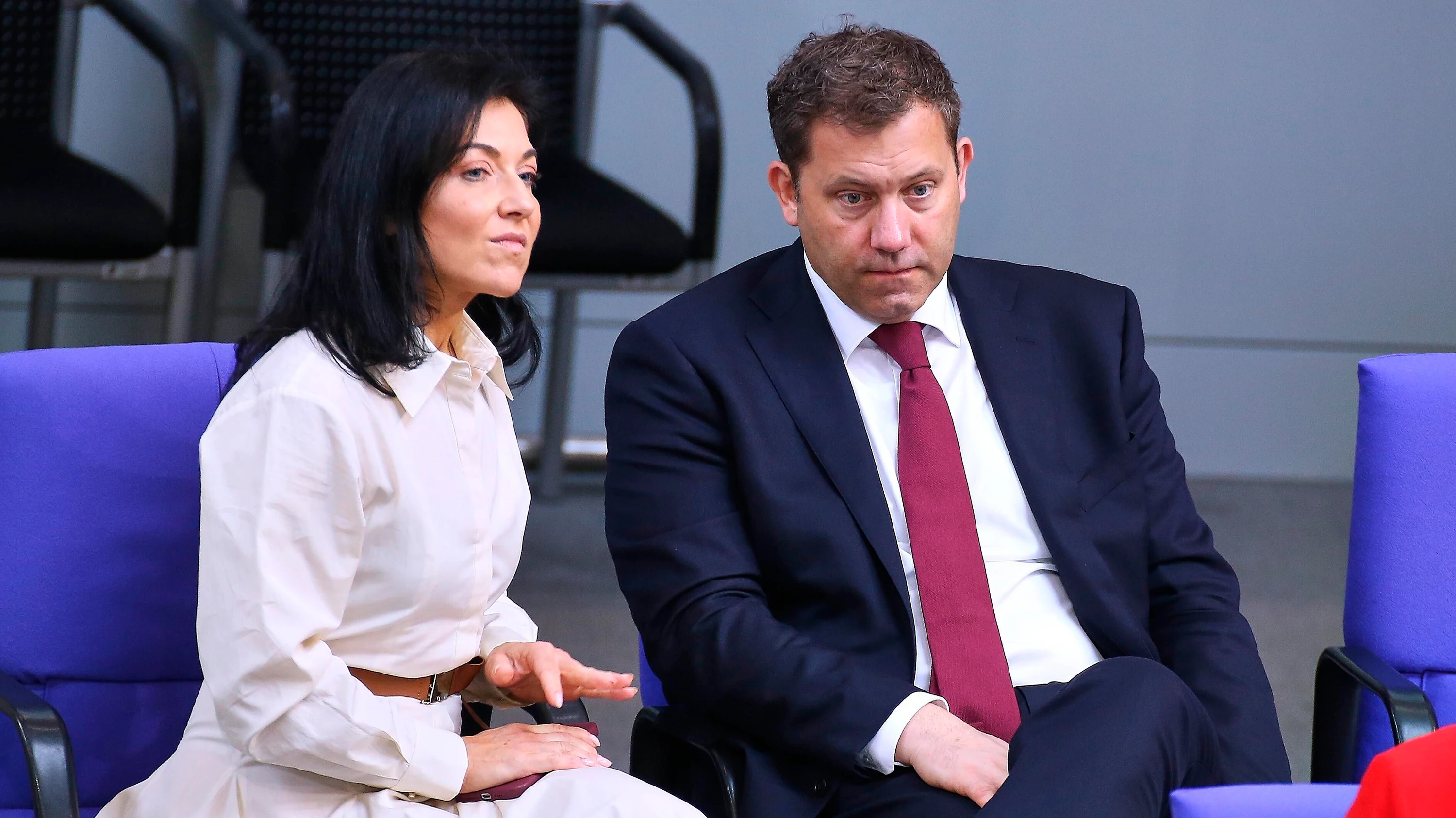 Bild: Koalition in der Krise: Im Gegensatz vereint