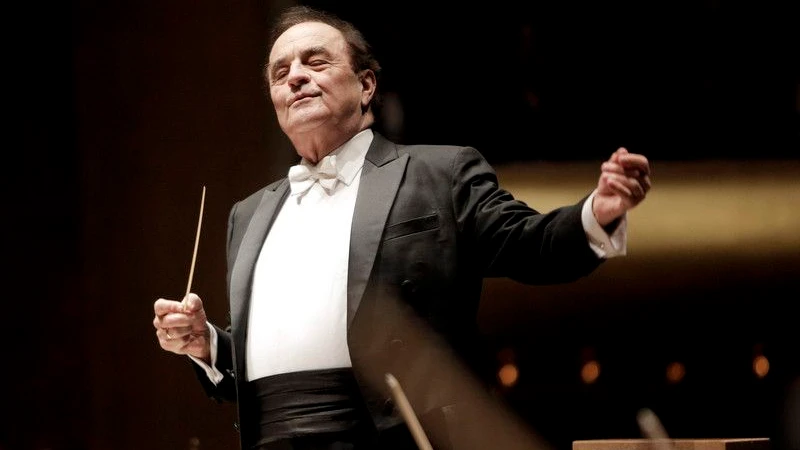 PopularisIerer der Klassik: Er weiß, wie man ein Orchester erzieht