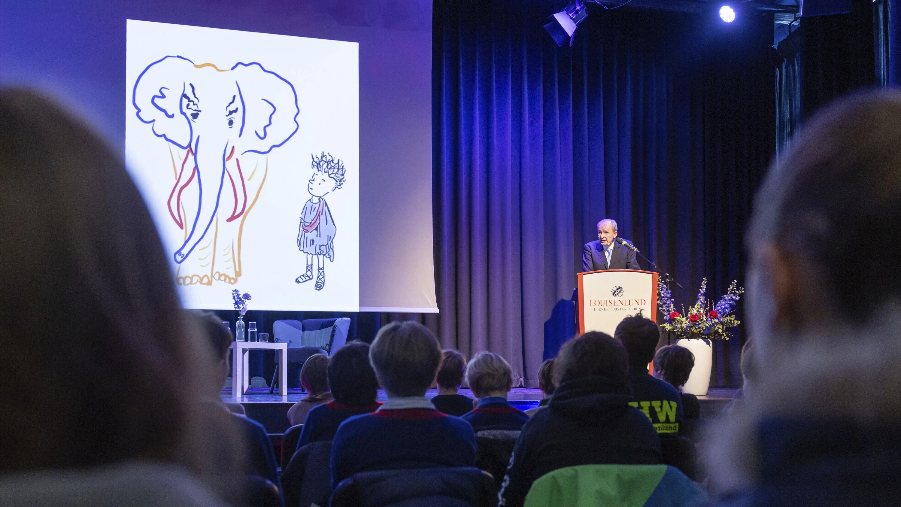 Lesung im Schloss: Was macht Ferdinand von Schirach im Elite-Internat?