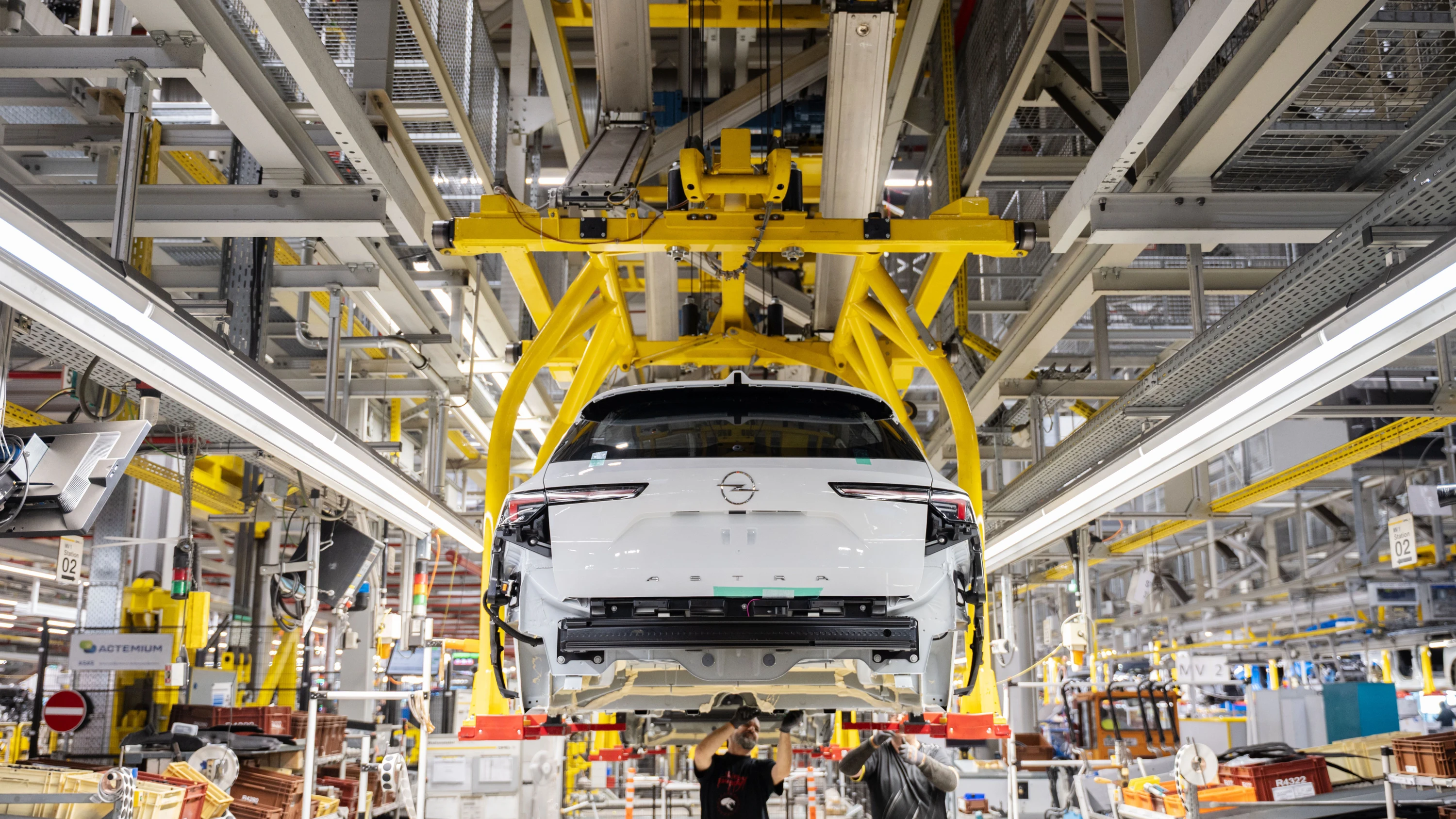 Bild: Autohersteller: Stellantis investiert und stuft Opel zur Regionalmarke herab