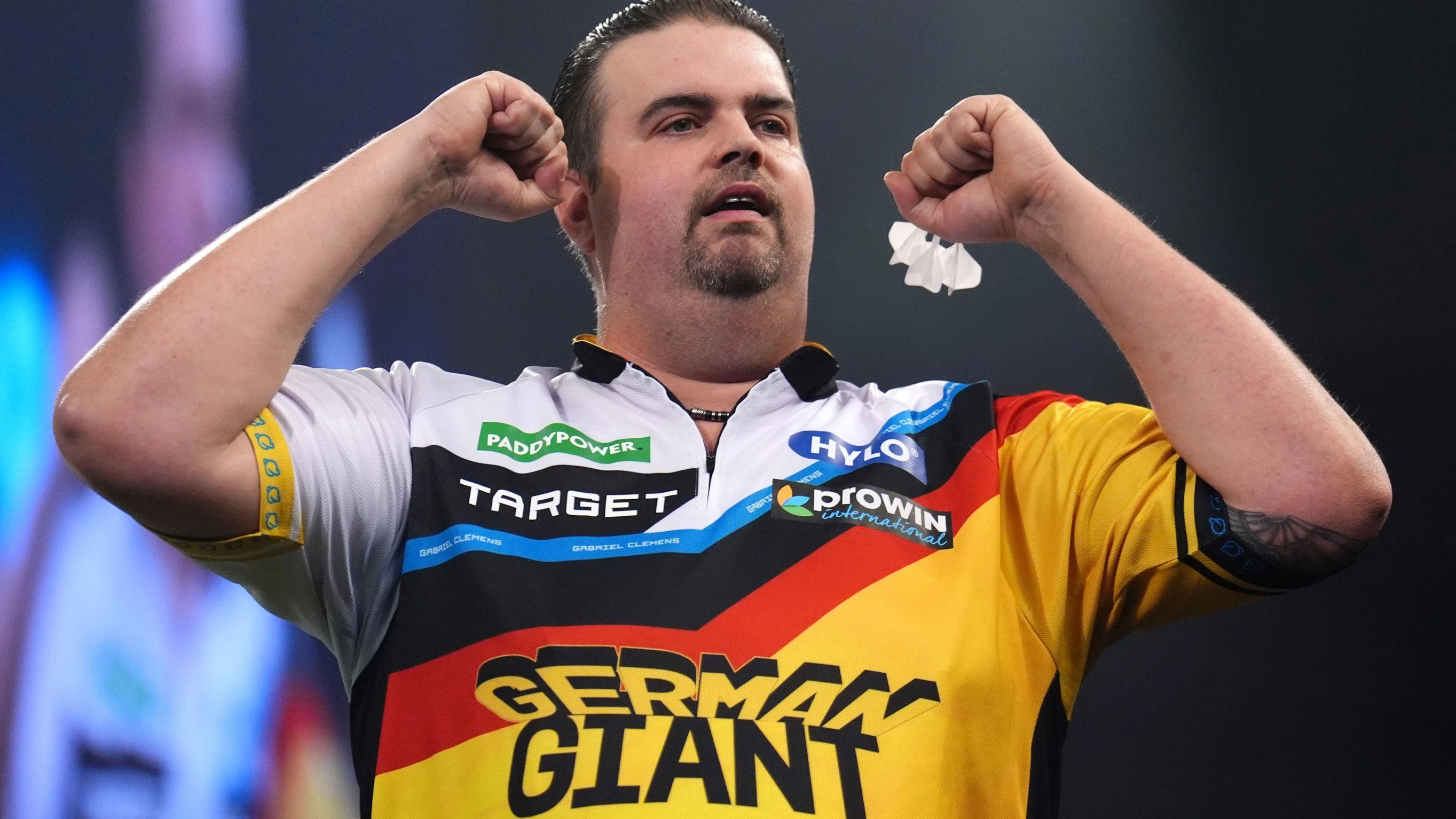 Turnier in London: Clemens gelingt Überraschung bei der Darts-WM