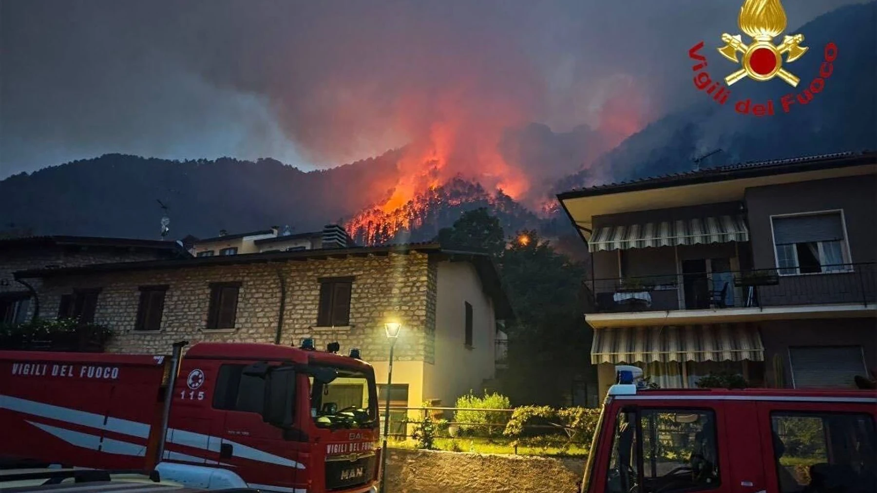 Italien: 200 Menschen am Gardasee verlassen Häuser wegen Waldbrand