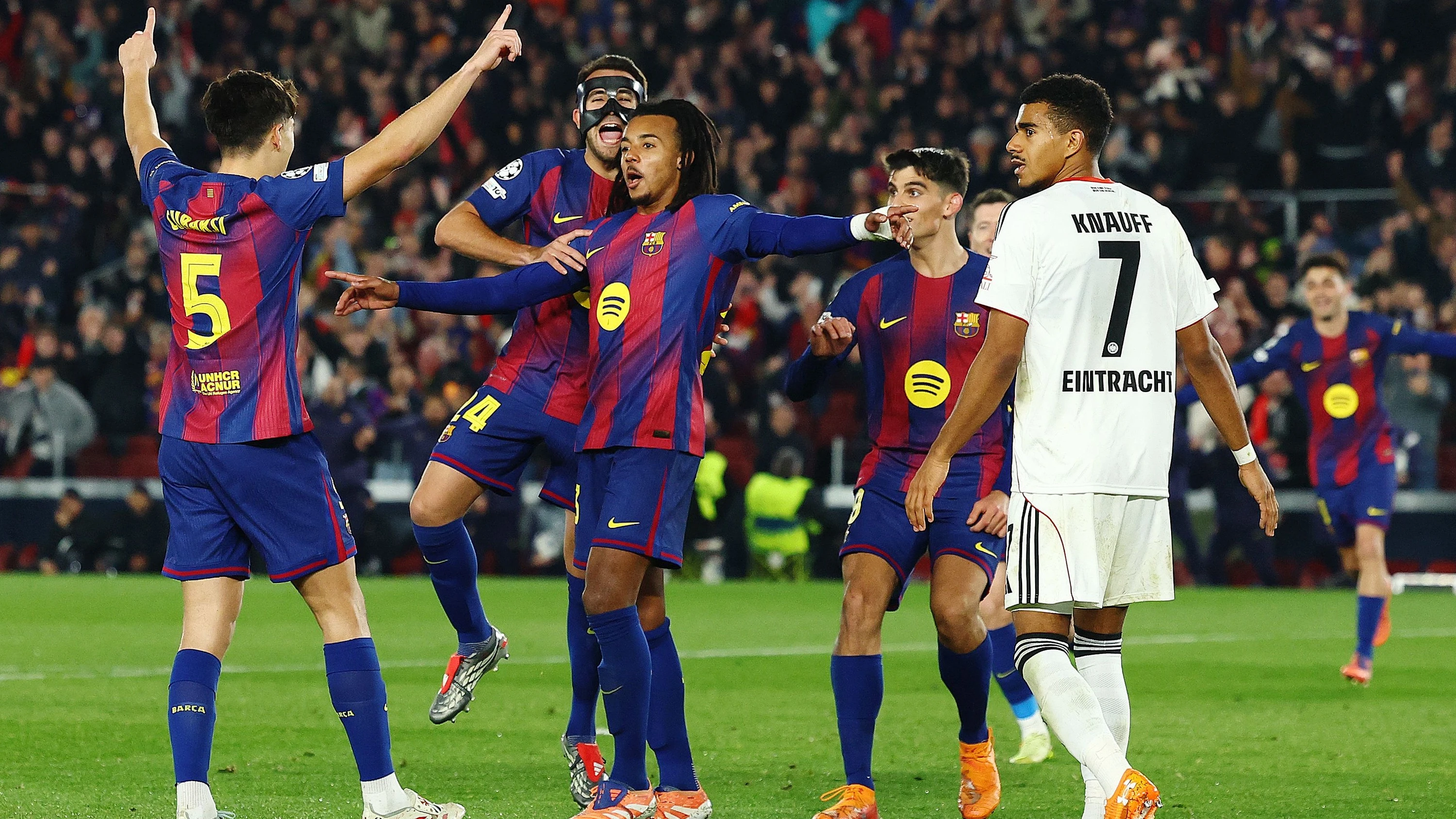 Champions League: Tapferes Frankfurt verliert knapp in Barcelona