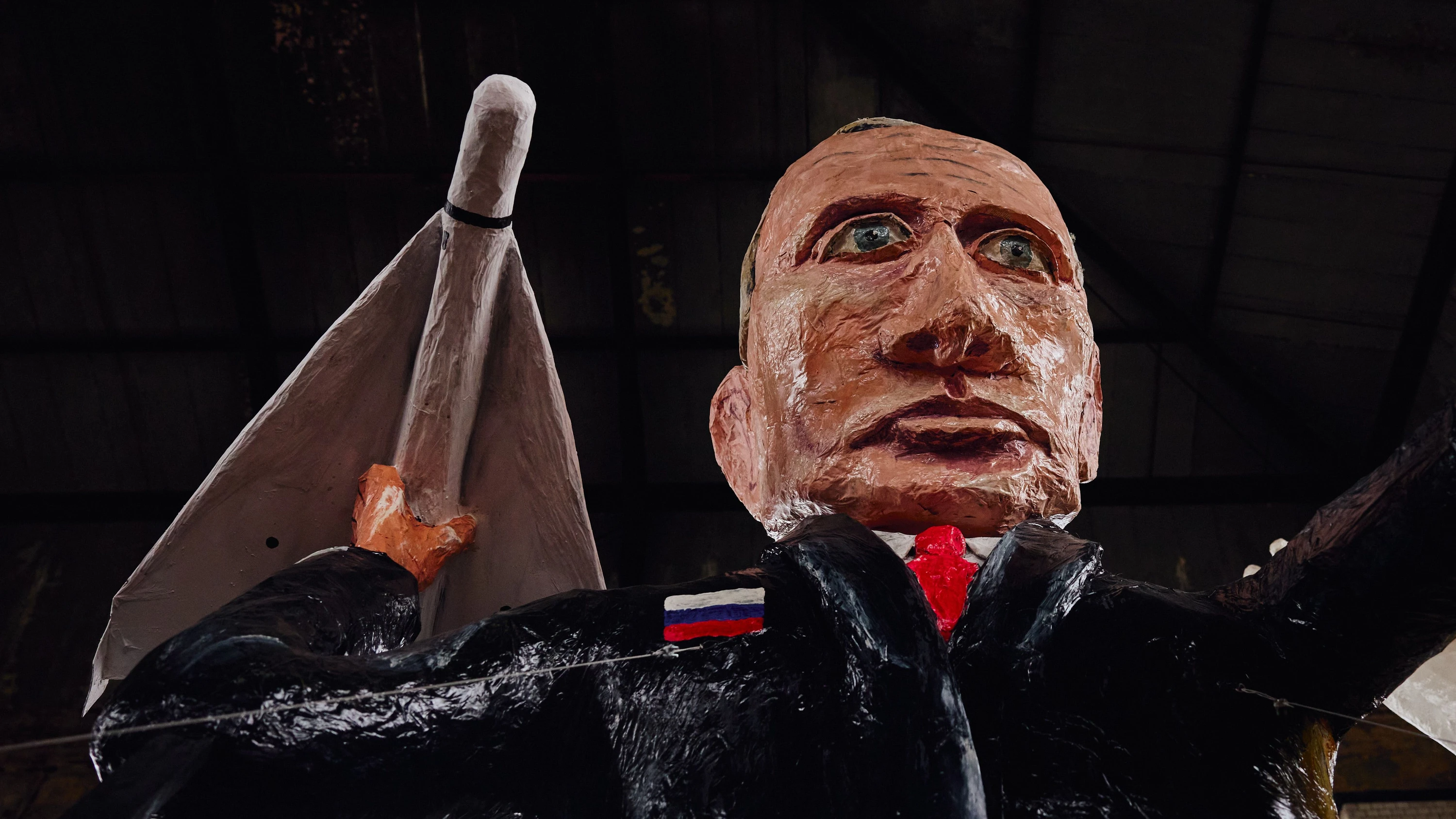 Motivwagen mit Putin: Narrengrüße aus Frankfurt nach Moskau