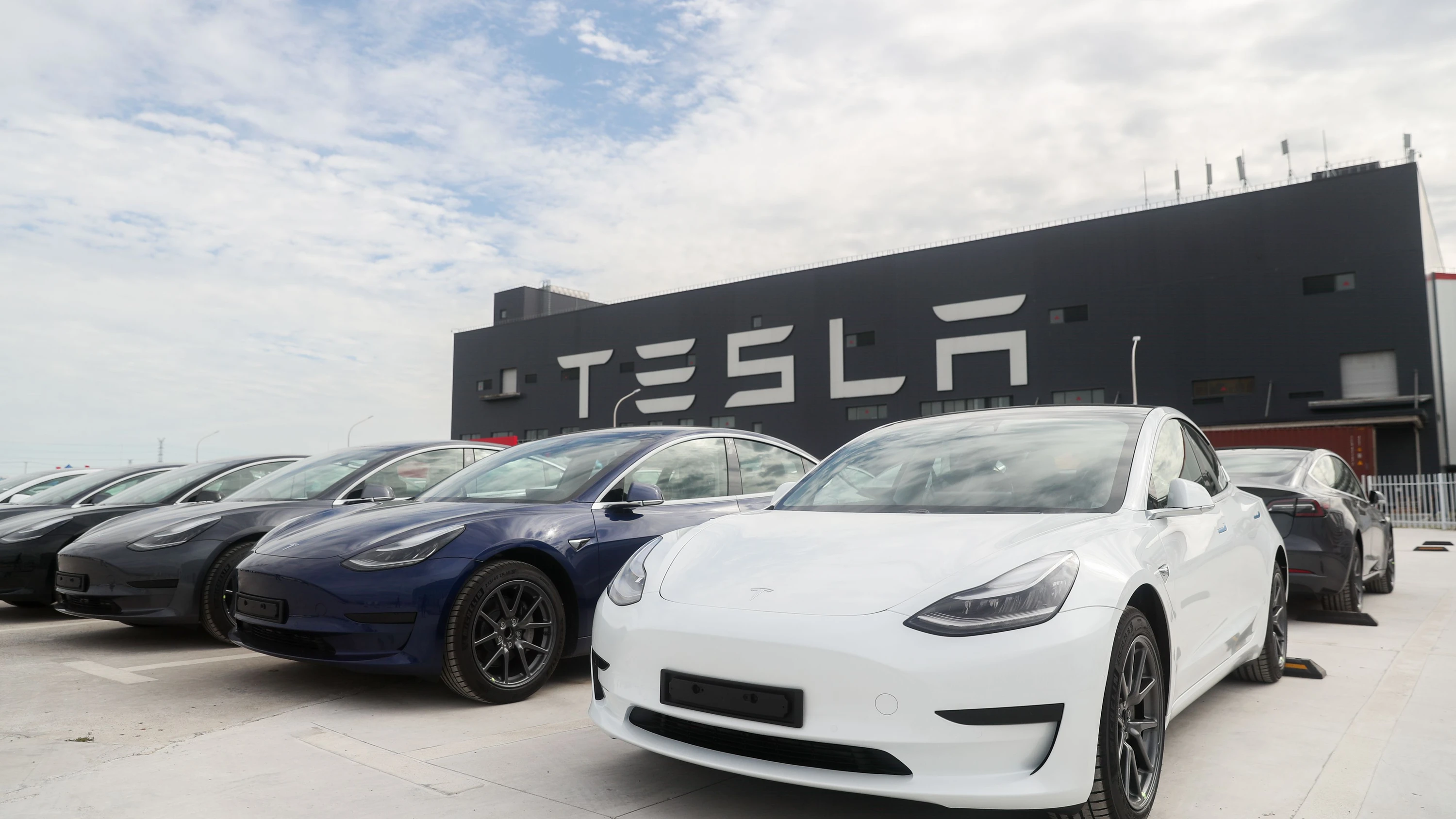 Türen im Visier der Behörde: Tesla ruft fast drei Millionen Autos in China zurück