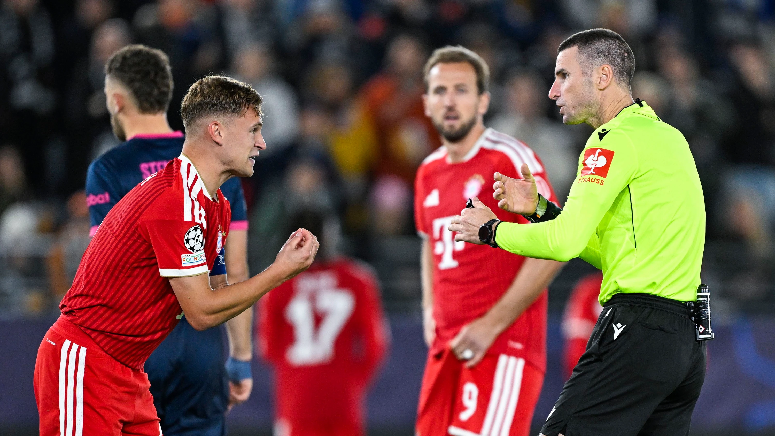 Remis in wildem Spiel: Bayern kassiert in Unterzahl den späten Ausgleich in Stavanger Remis in wildem Spiel: Bayern kassiert in Unterzahl den späten Ausgleich in Stavanger