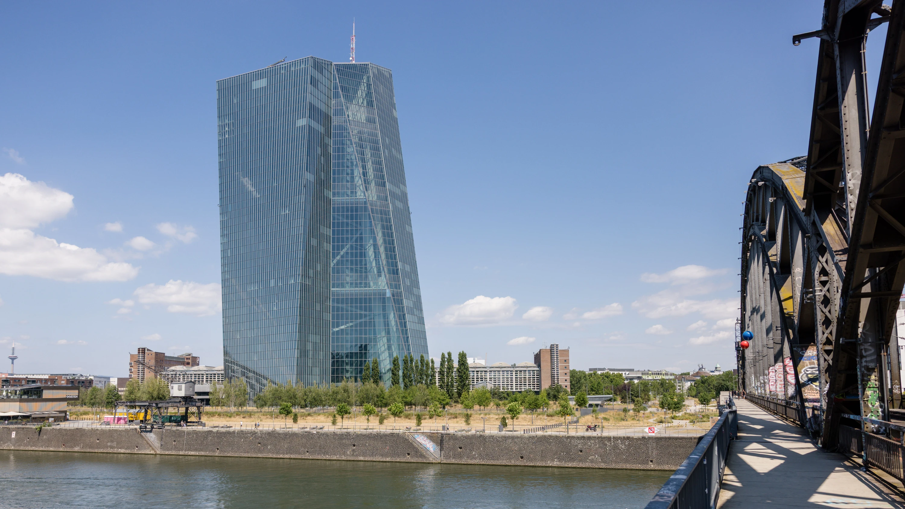 Zentrale in Frankfurt: Die EZB hat ein spektakuläres neuen Projekt umgesetzt. - Emil Eichinger