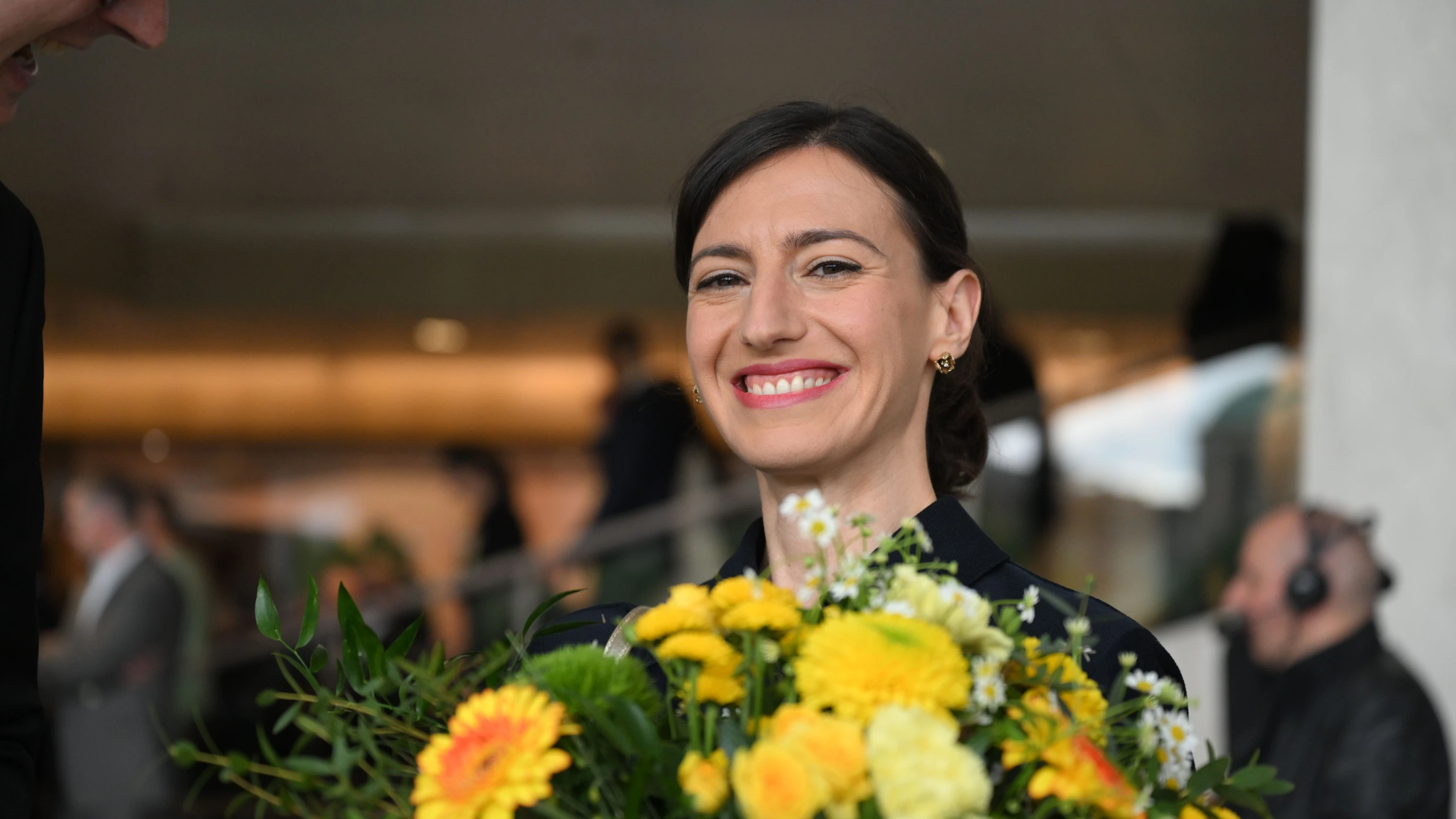 Bild: Frau von Özdemir: Flavia Zaka arbeitet für Denkfabrik