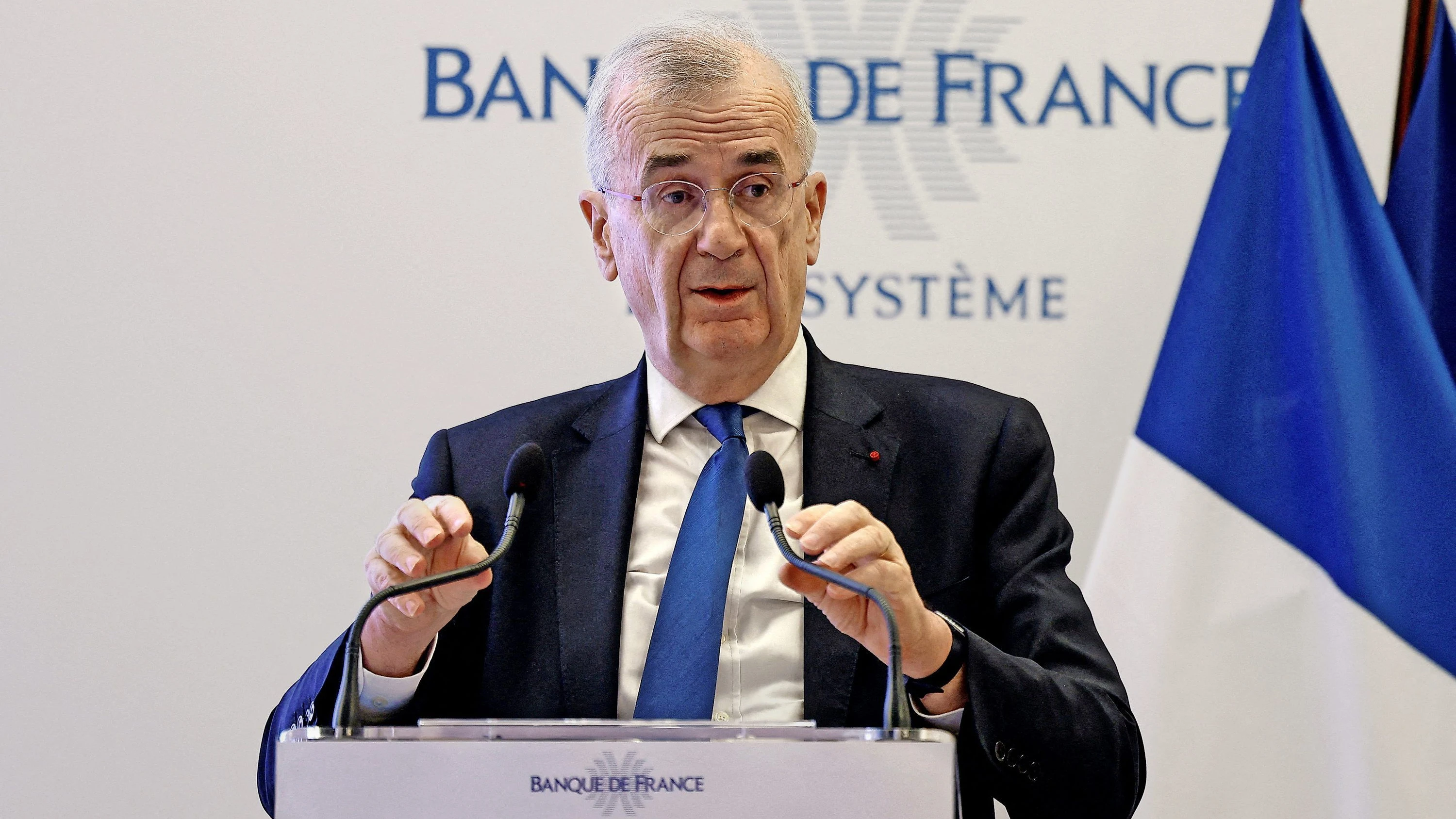 Kurz Vor den wahlen: Warum Frankreichs Notenbankchef von Bord geht