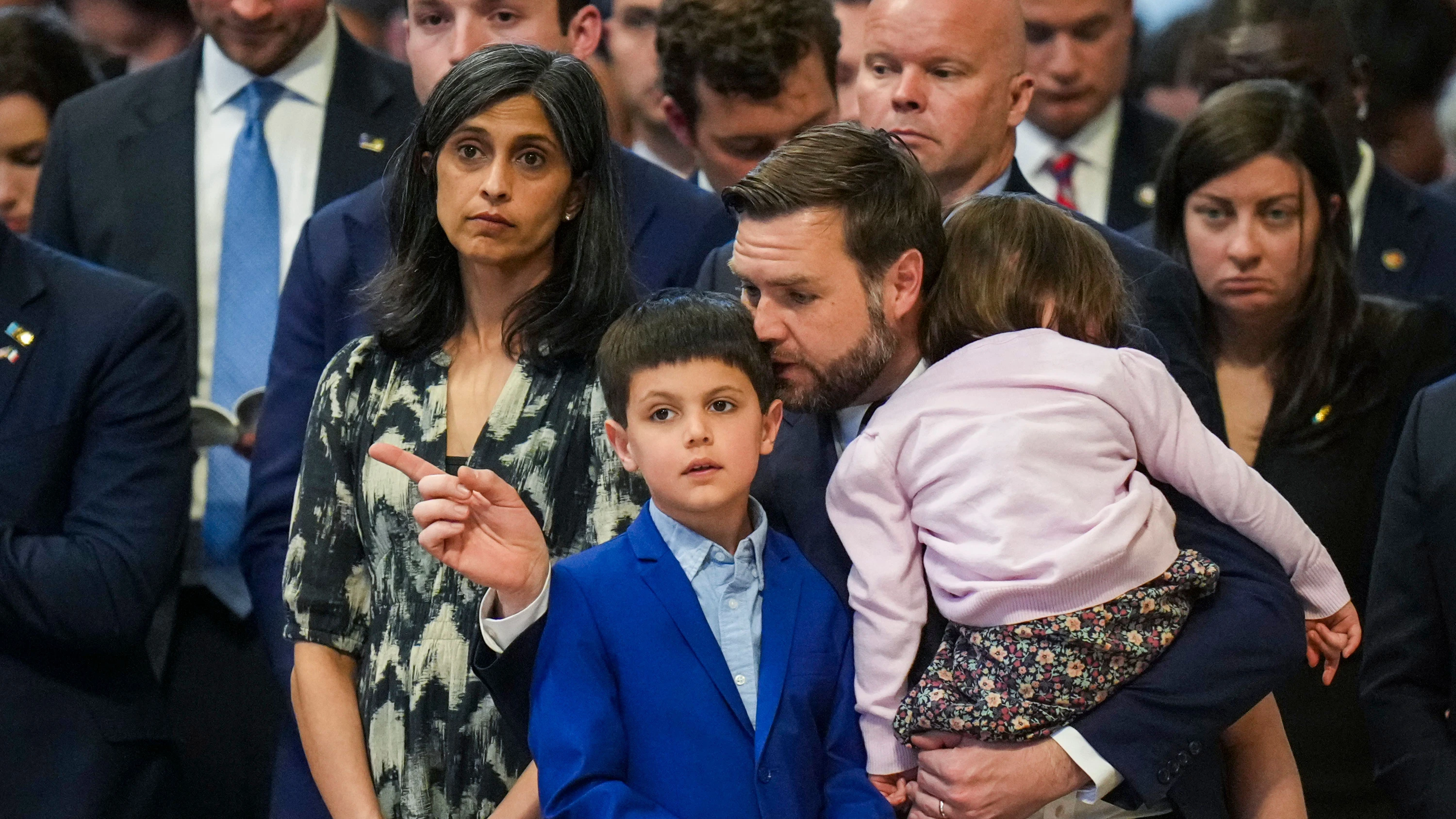 Viertes Kind: JD und Usha Vance sind wieder Eltern geworden Viertes Kind: JD und Usha Vance sind wieder Eltern geworden