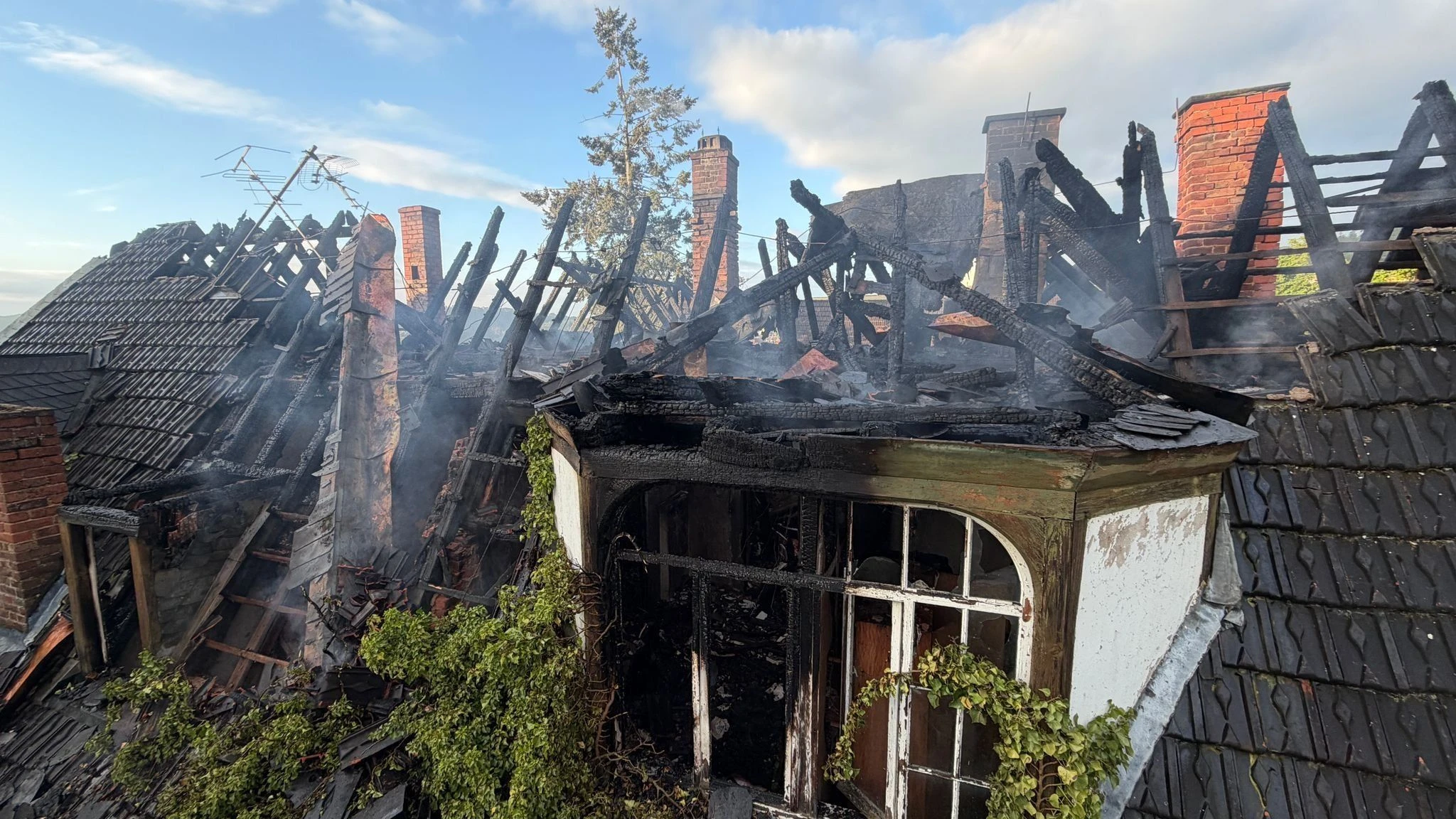 Villa in Bad Wildungen: „Lost Place“ geht in Flammen auf