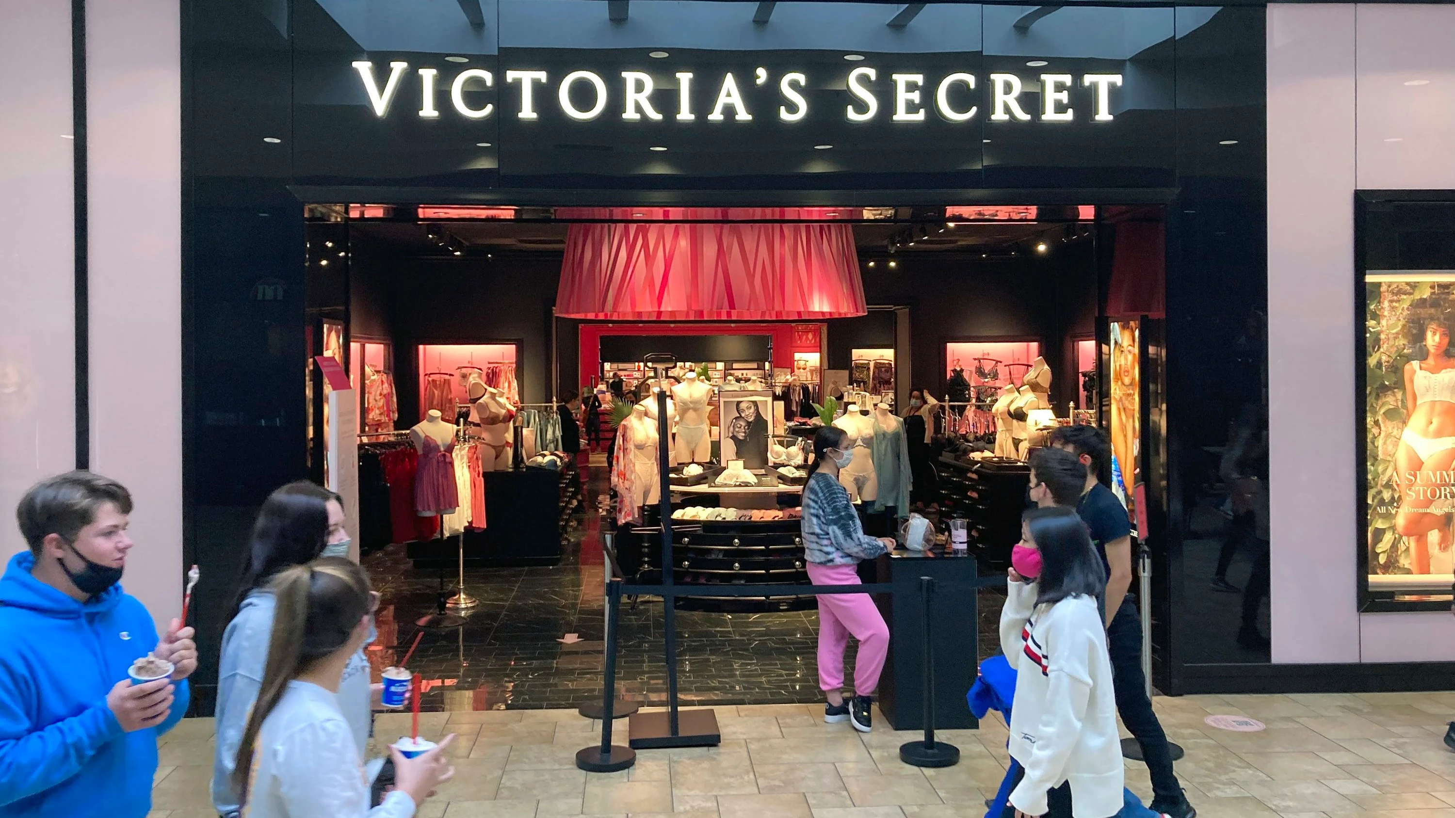 Aktie von Dessousmarke: Zeigt sich die Neuerfindung von Victoria’s Secret auch positiv im Aktienkurs? Aktie von Dessousmarke: Zeigt sich die Neuerfindung von Victoria’s Secret auch positiv im Aktienkurs?