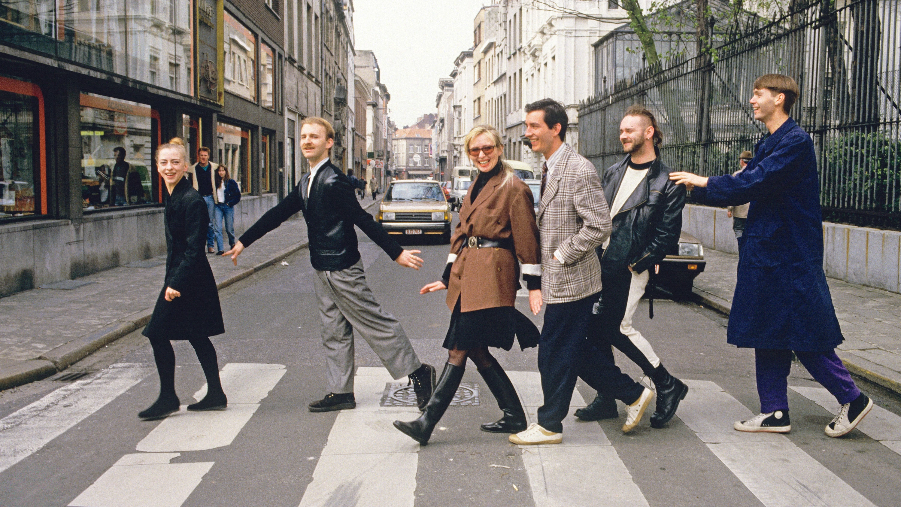 Unternehmungslustig in London: 1986 zeigten Ann Demeulemeester (von links), Dirk Van Saene, Marina Yee, Dries Van Noten, Walter Van Beirendonck und Dirk Bikkembergs ihre Kollektionen bei der British Designer Show. - Philippe Costes