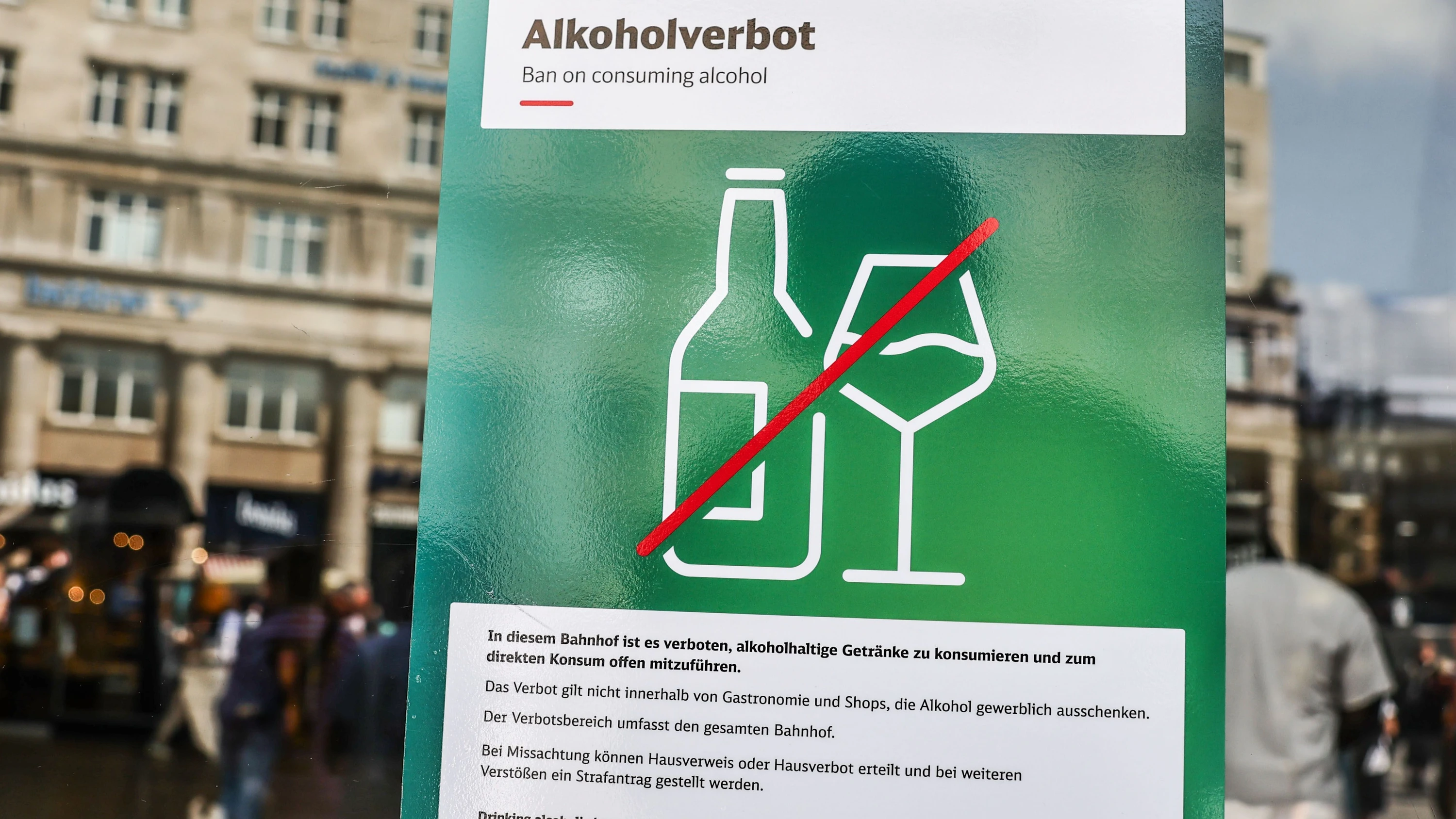 Ankündigung der Bahn: Das Alkoholverbot für Bahnhöfe ist richtig