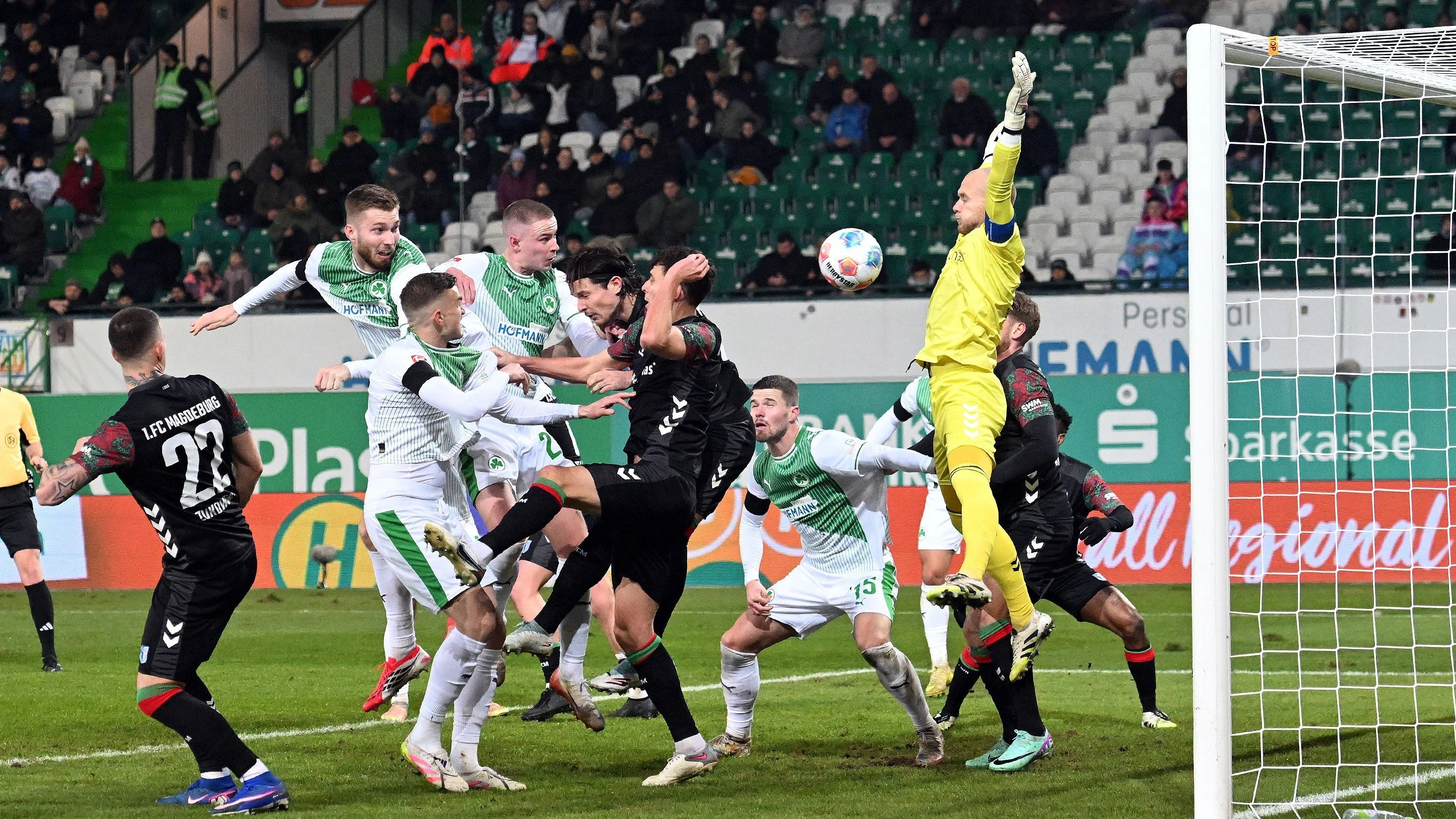 Zweite Bundesliga: Völlig verrücktes Spiel mit neun Toren in Fürth