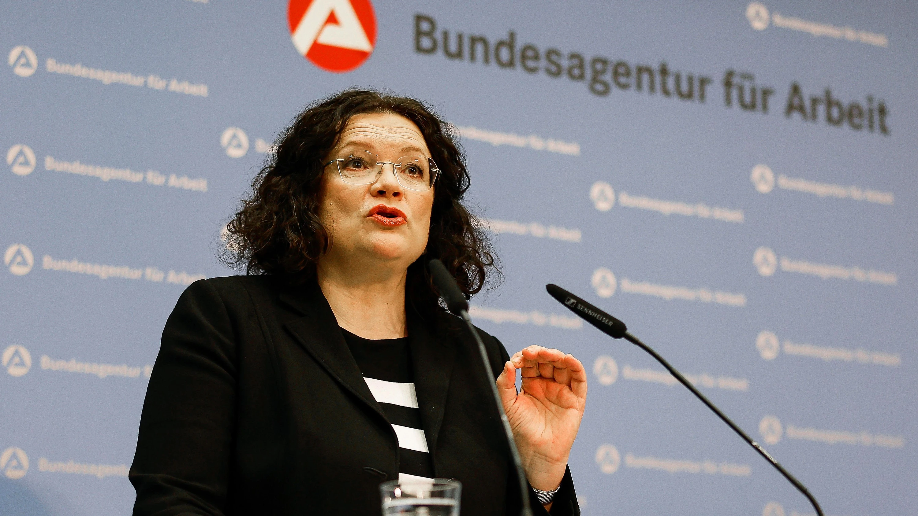 Bild: Arbeitslosenstatistik: „Am Arbeitsmarkt ist kaum Veränderung zu sehen“