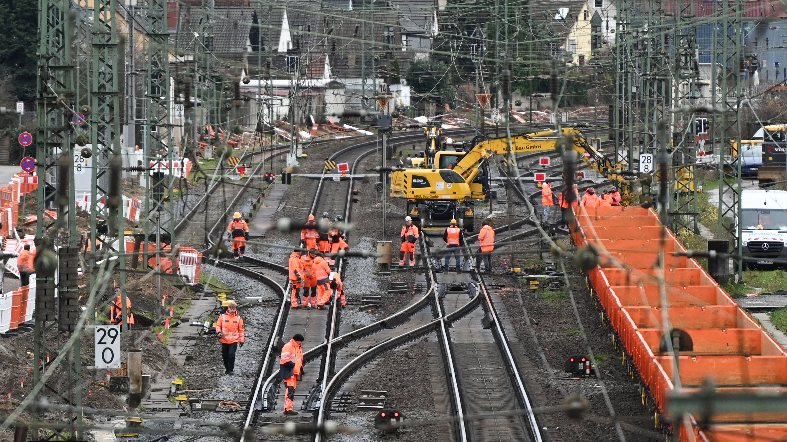 Infrastruktur und Rüstung: Welche Branchen Aufträge aus dem Sondervermögen erwarten