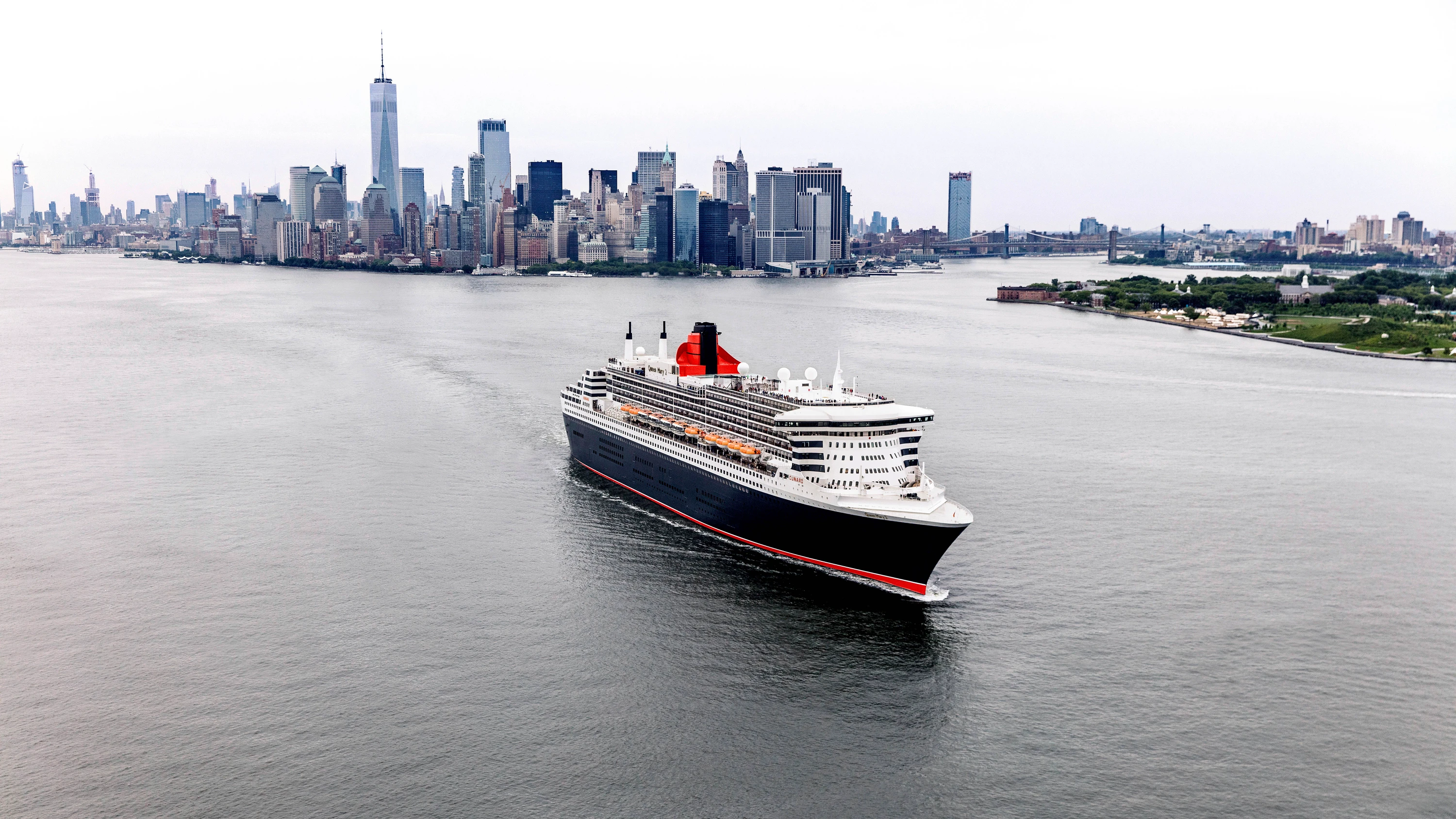 Der letzte Transatlantik-Liner: Die Queen Mary 2 verlässt New York Richtung Southampton. - Picture Alliance