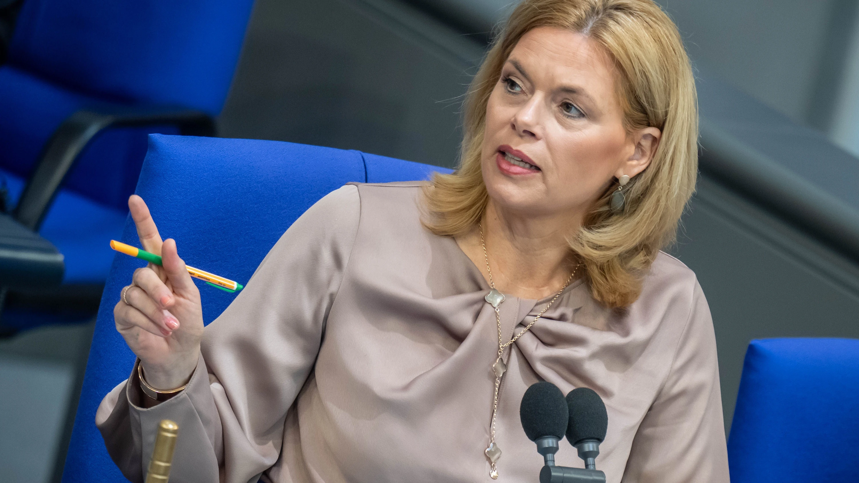 Deutschland-Liveblog: Klöckner zur AfD: Ich kann auch ganze Fraktion des Saals verweisen