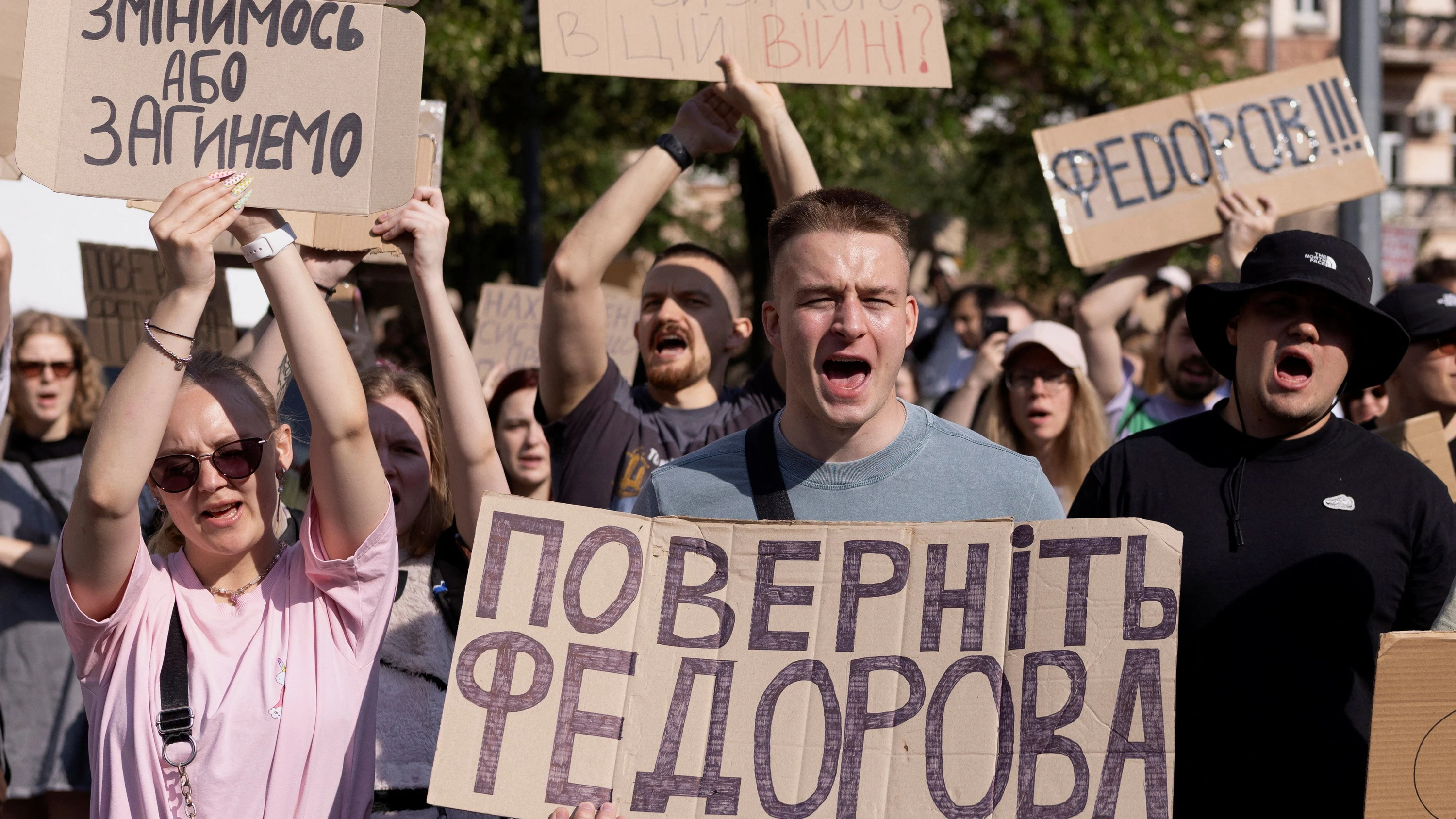 Liveblog Ukrainekrieg: Nach Straßenprotesten: Budanow ruft zur Einigkeit auf
