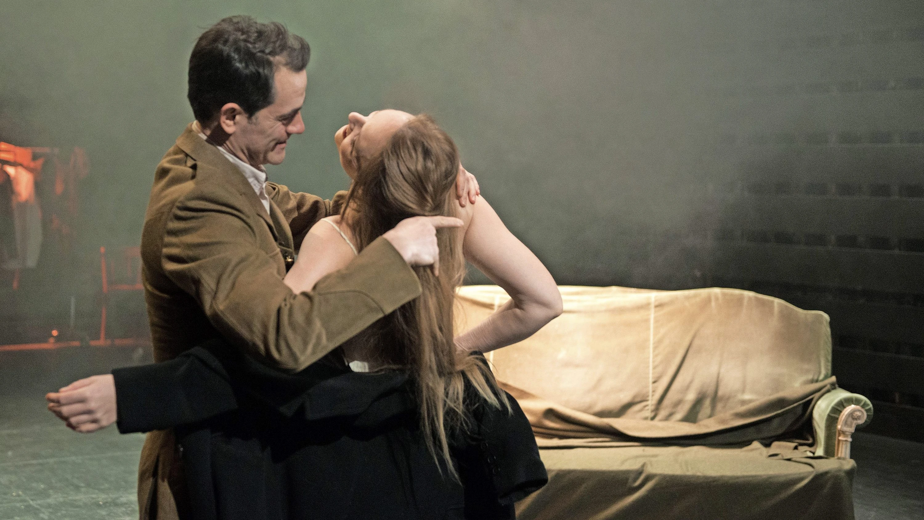 Theater in Paris: Ein Manifest gegen die Speichellecker Theater in Paris: Ein Manifest gegen die Speichellecker