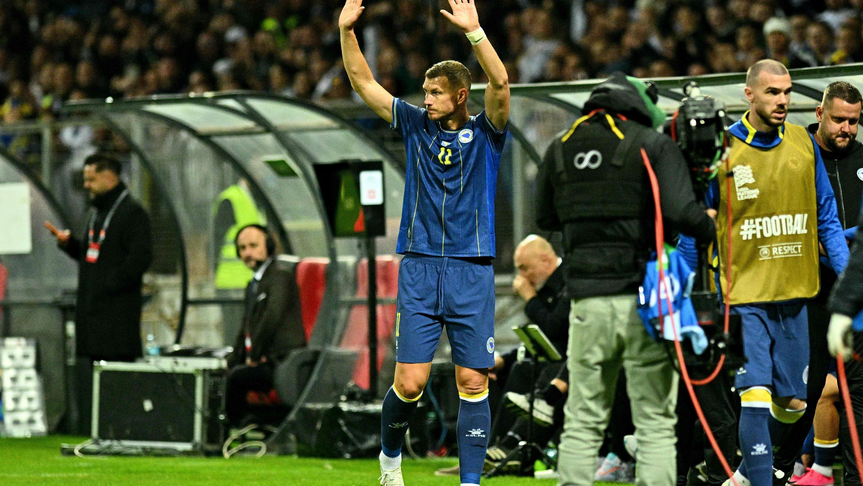Bild: Bosnien-Hercegovina: Ein Volksheld tritt ab: Emotionaler Dzeko-Abschied