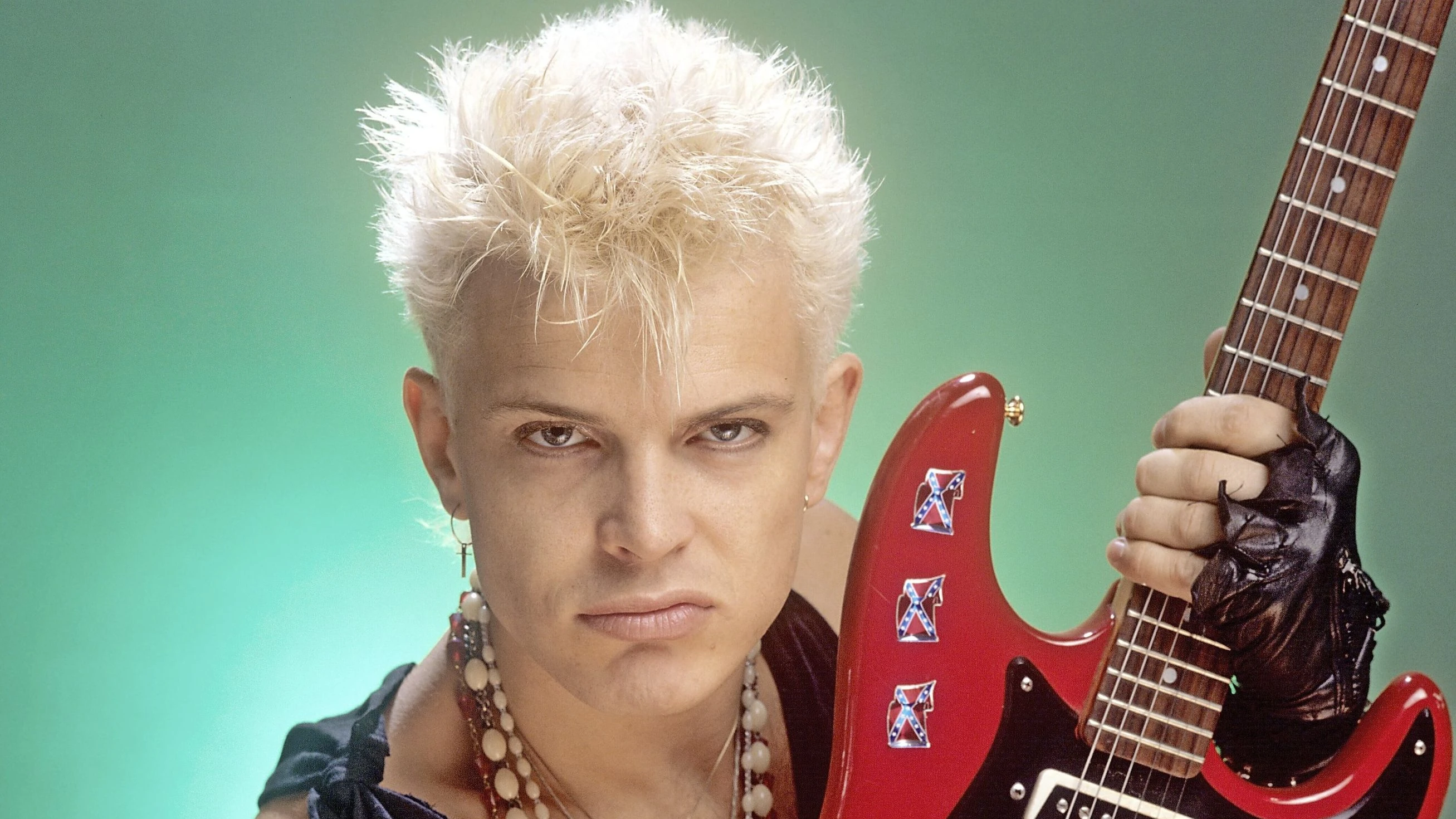 Billy Idol wird 70: Die Lippen kraus, das Haar wasserstoffblond
