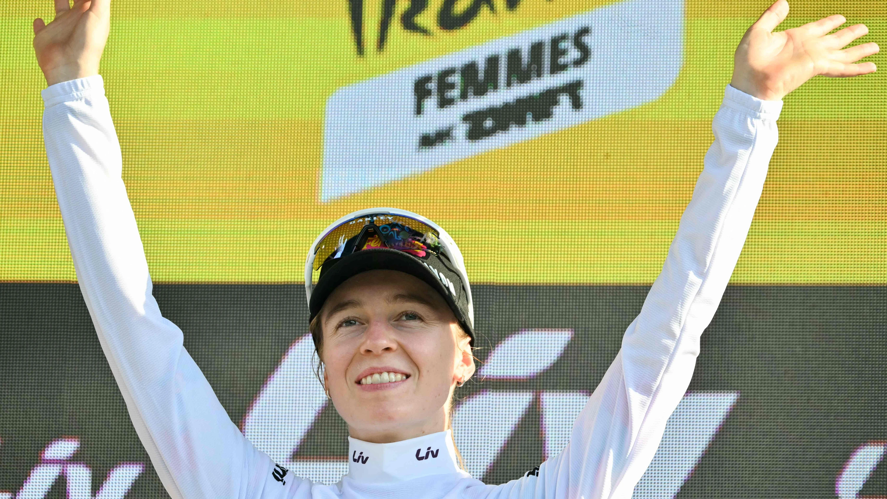 Erster Start, erstes gewonnenes Trikot: Antonia Niedermaier gewann bei der Tour de France das Jersey der besten Nachwuchsfahrerin. - AFP