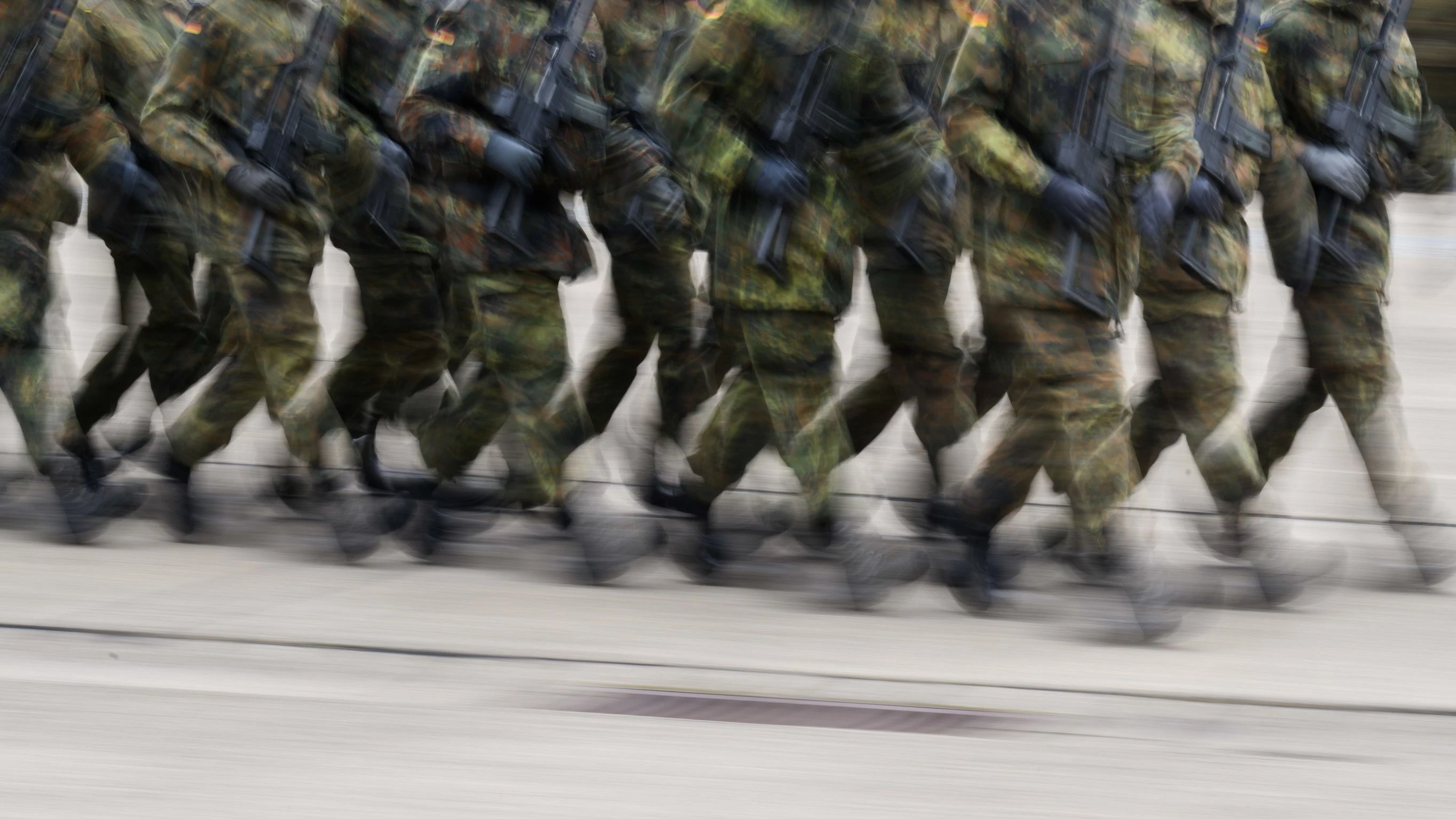 Musterung für alle Männer: Bundestag stimmt für neuen Wehrdienst