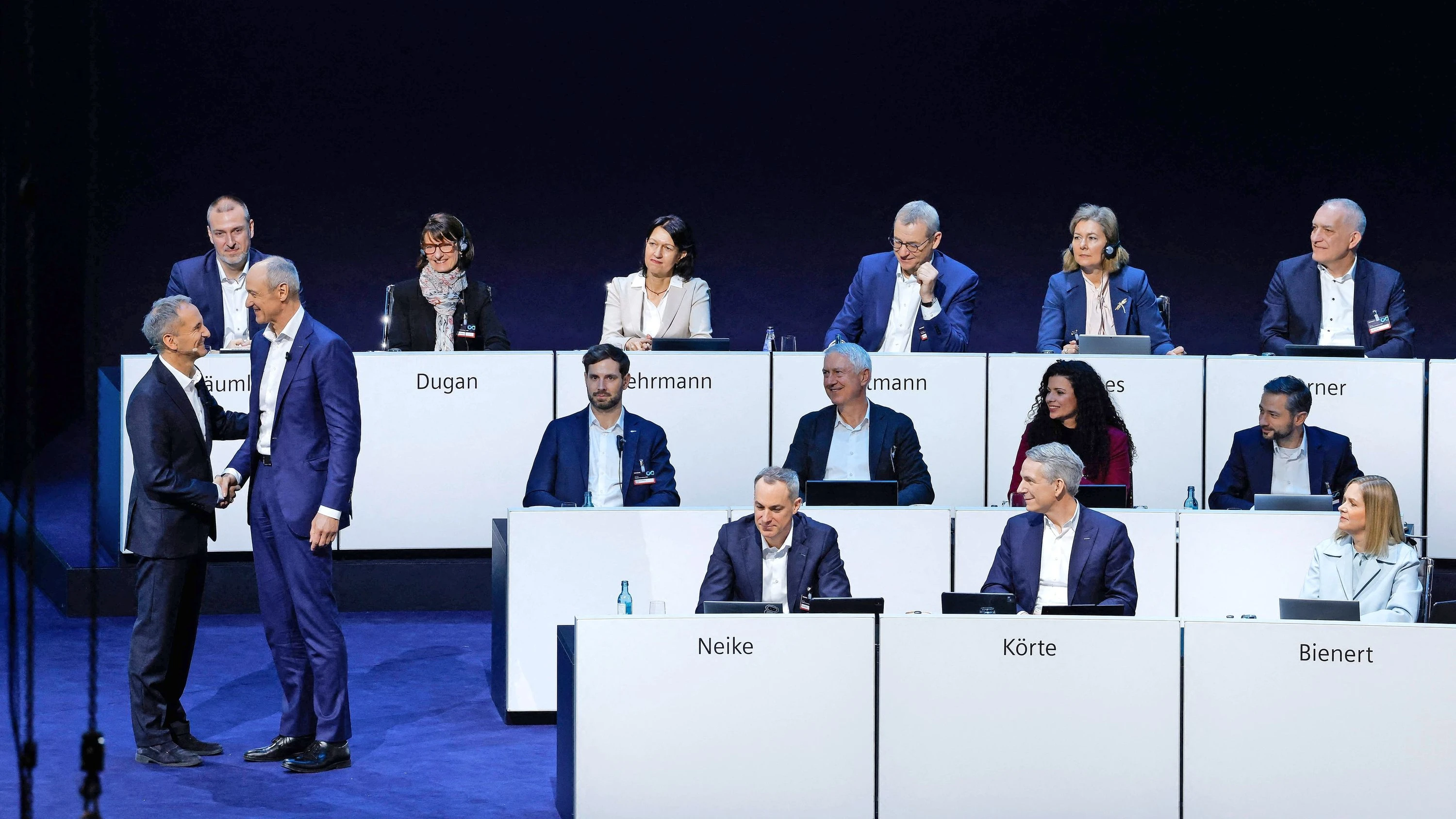 Siemens im Höhenflug: „Wir bauen das KI-basierte Betriebssystem für die Industrie“