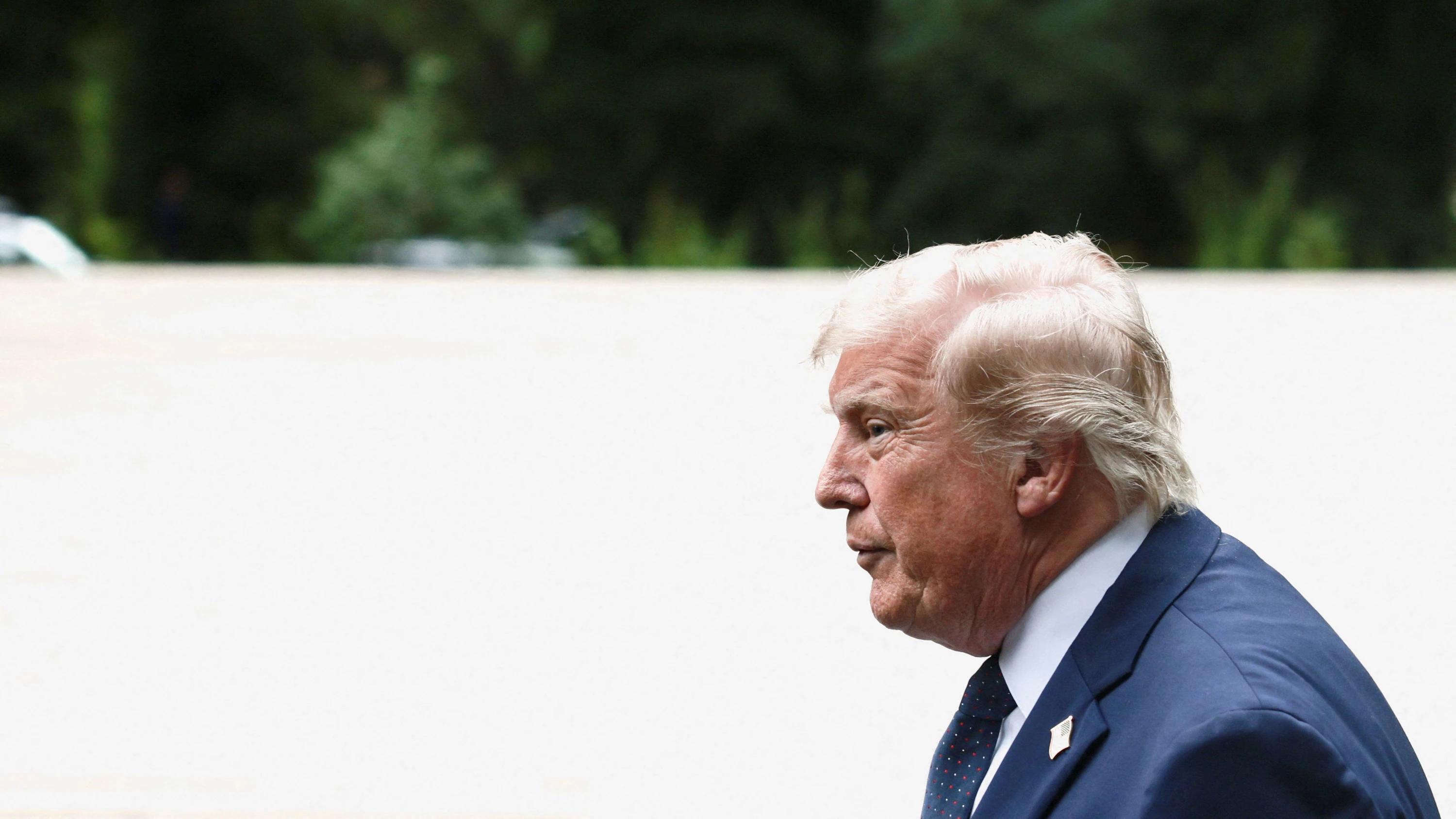 USA unter Trump: Geplanter Anschlag an Trumps Geburtstag: Fünf Männer angeklagt