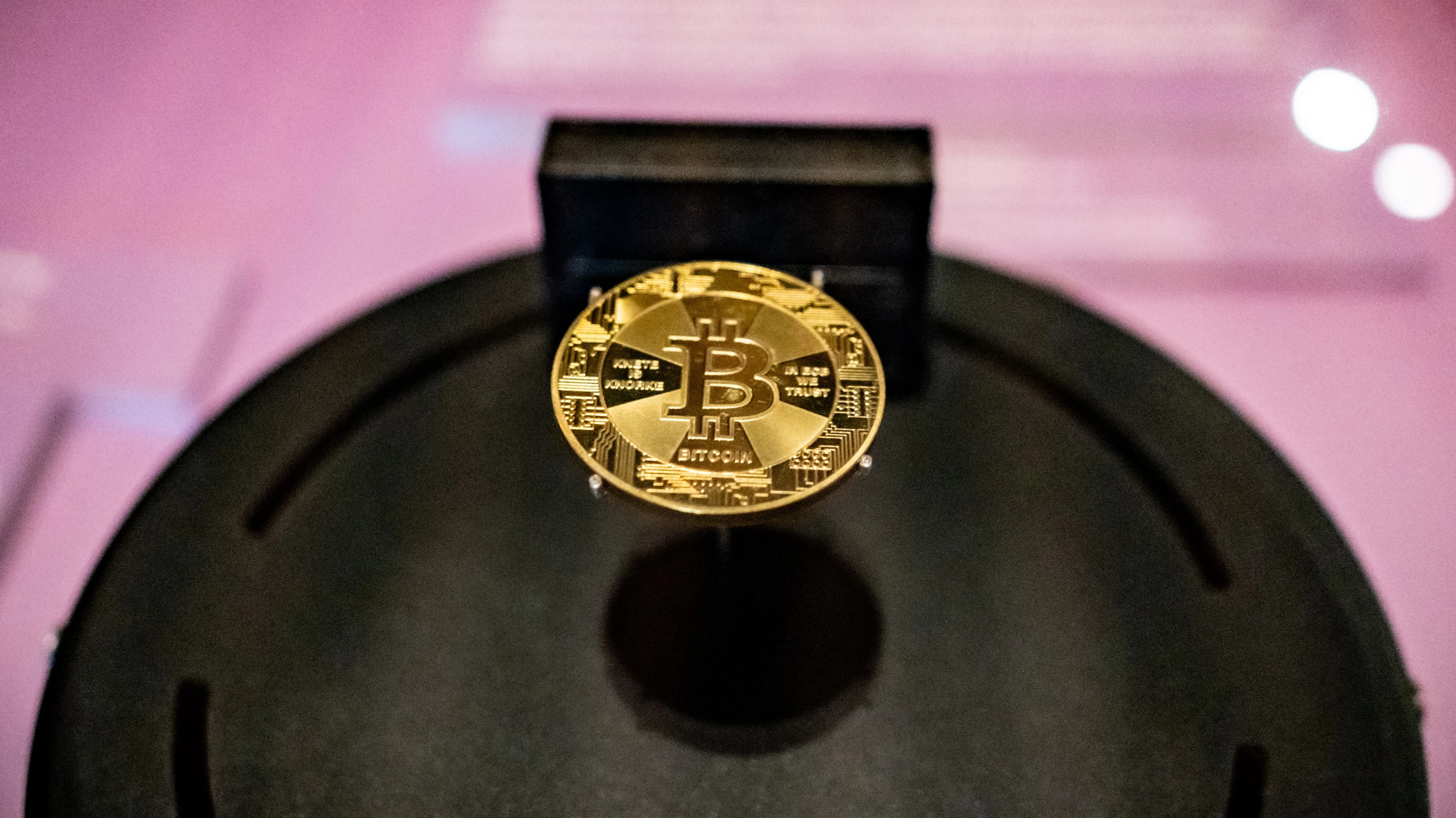 Bitcoin & co.: Kryptowährungen bieten ungewöhnliche Renditen