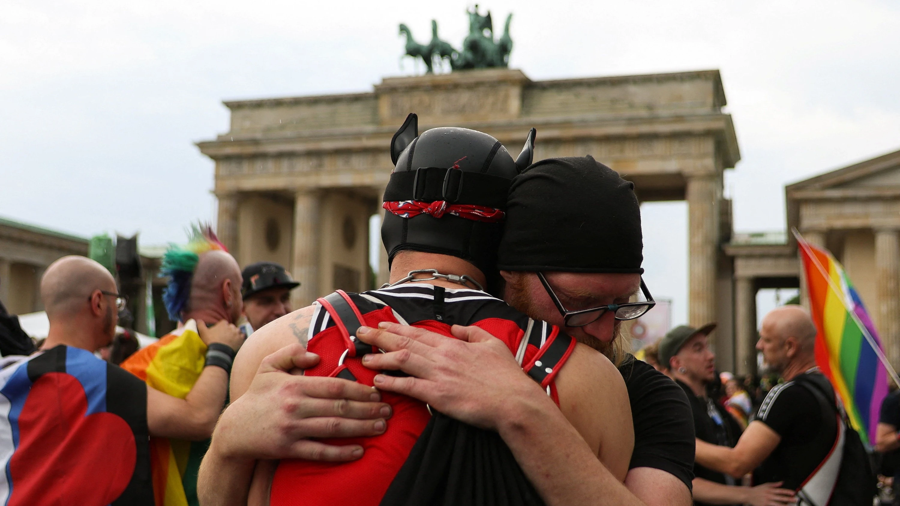 CSD-Parade: Fassungslosigkeit und Solidarität nach Angriff in Berlin