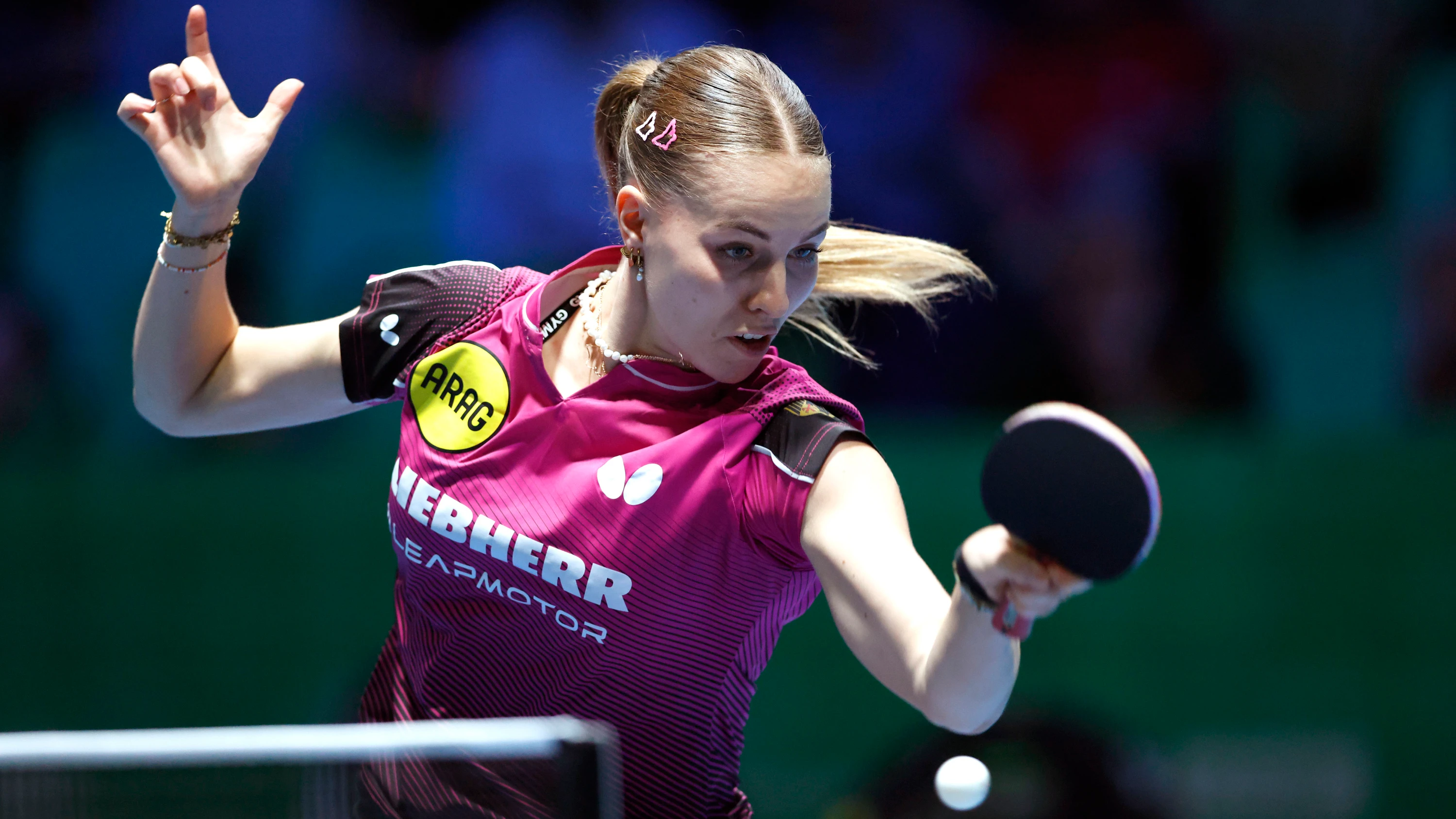 Immer voll auf den Ball konzentriert: Annett Kaufmann während der Partie gegen Elizabet Abraamian - EPA