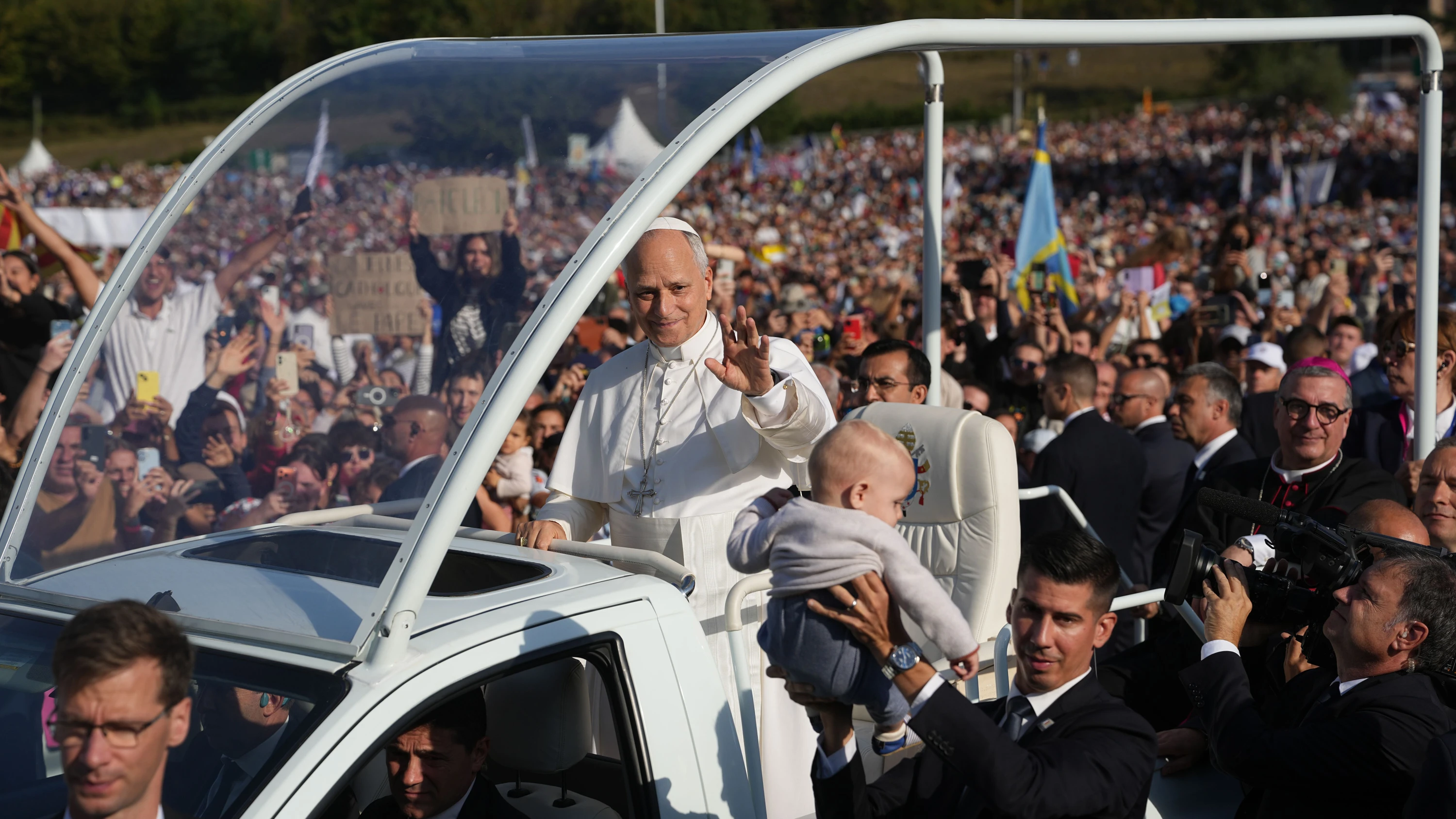 PapstBesuch: Frankreichs Generation Leo